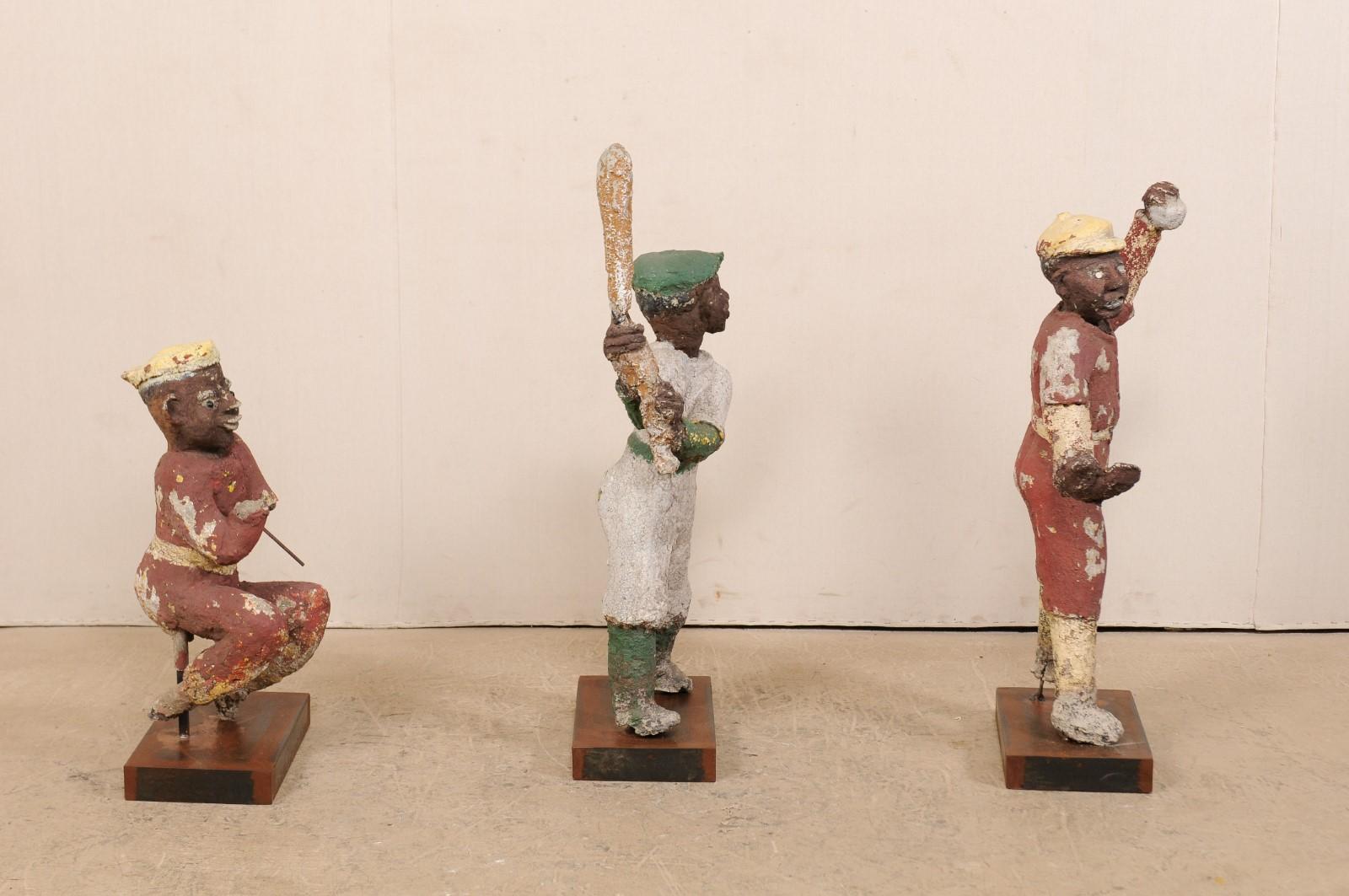 Set schwarzer amerikanischer Baseball-Memorabilia-Figuren, Volkskunst, ca. 1930er-40er Jahre im Zustand „Gut“ im Angebot in Atlanta, GA