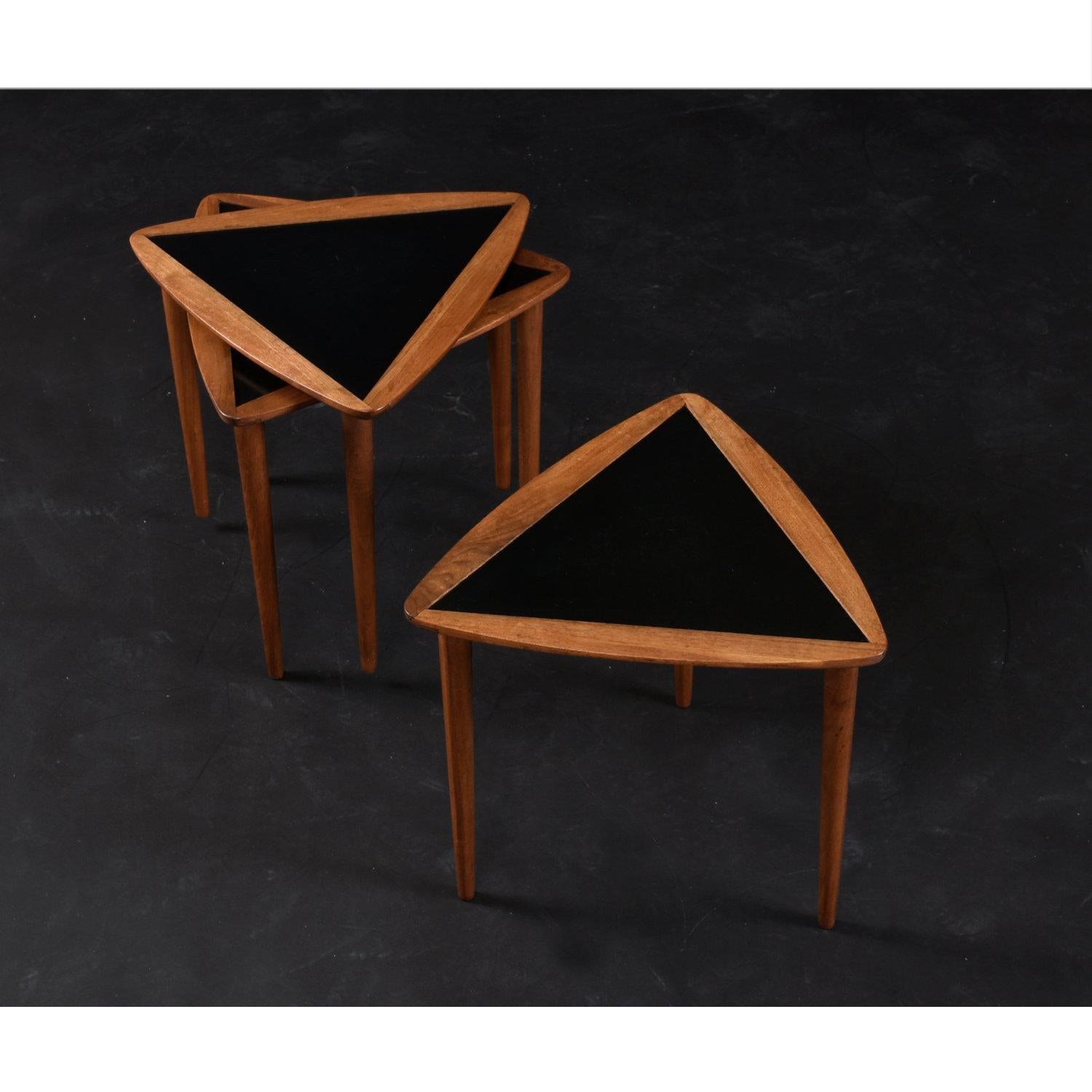 Mid-Century Modern Set of 3 Black and Walnut Arthur Umanoff Guitar Pick Triangular Nesting Tables For Sale