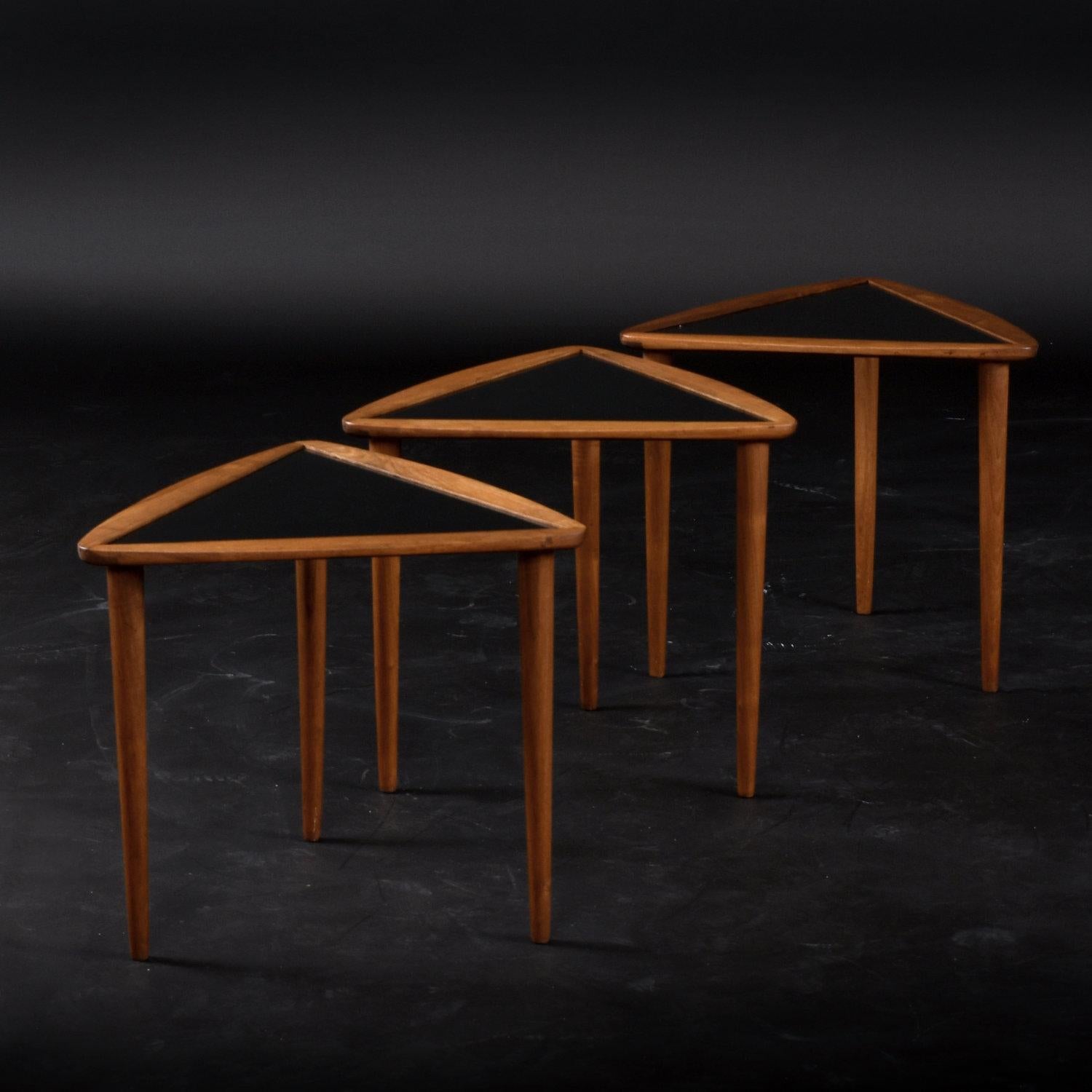 Mid-20th Century Set of 3 Black and Walnut Arthur Umanoff Guitar Pick Triangular Nesting Tables