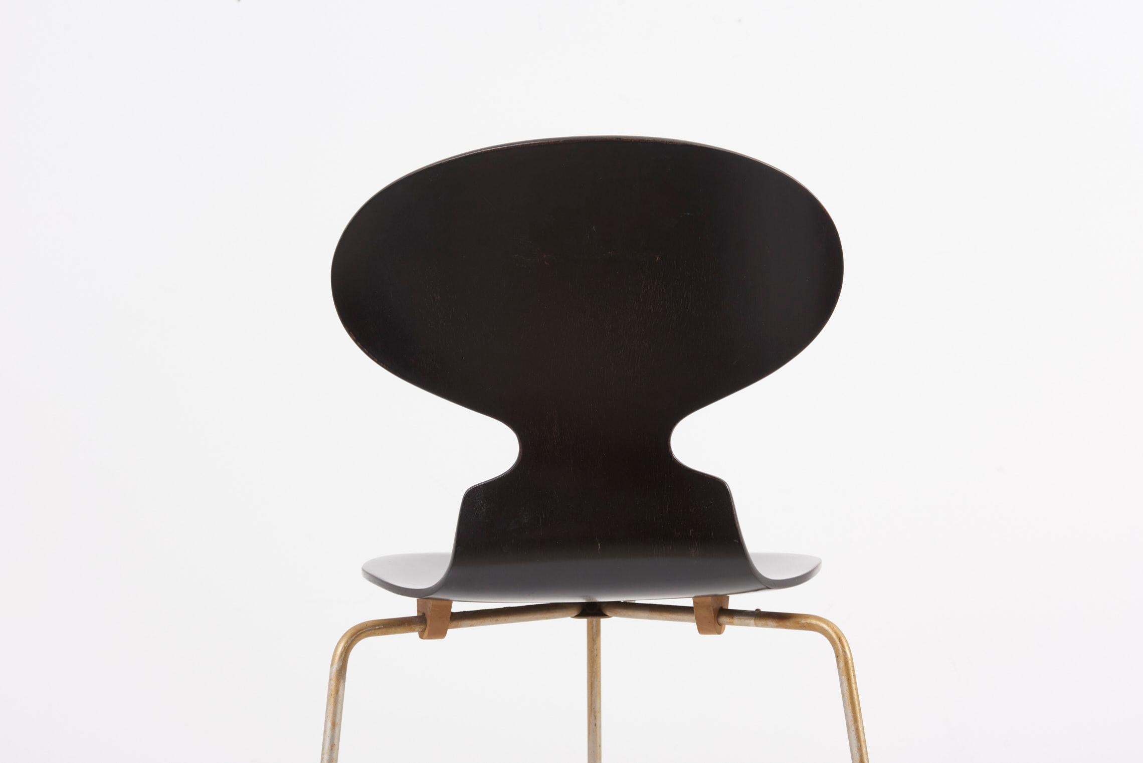 Set of 3 Black Arne Jacobsen Ant Chairs for Fritz Hansen, Denmark, 1950s 3