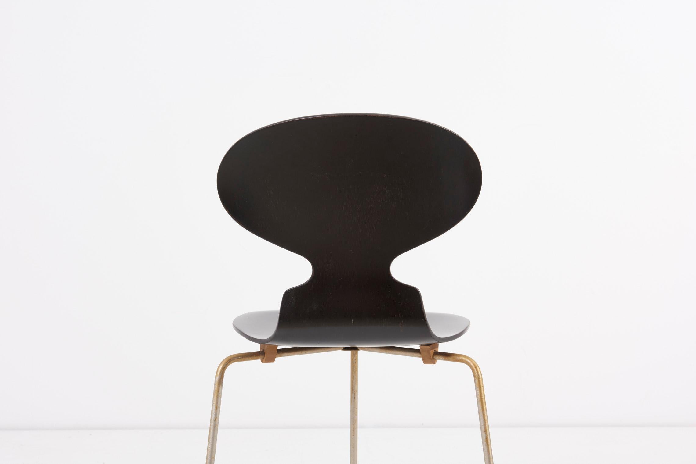 Set of 3 Black Arne Jacobsen Ant Chairs for Fritz Hansen, Denmark, 1950s 4