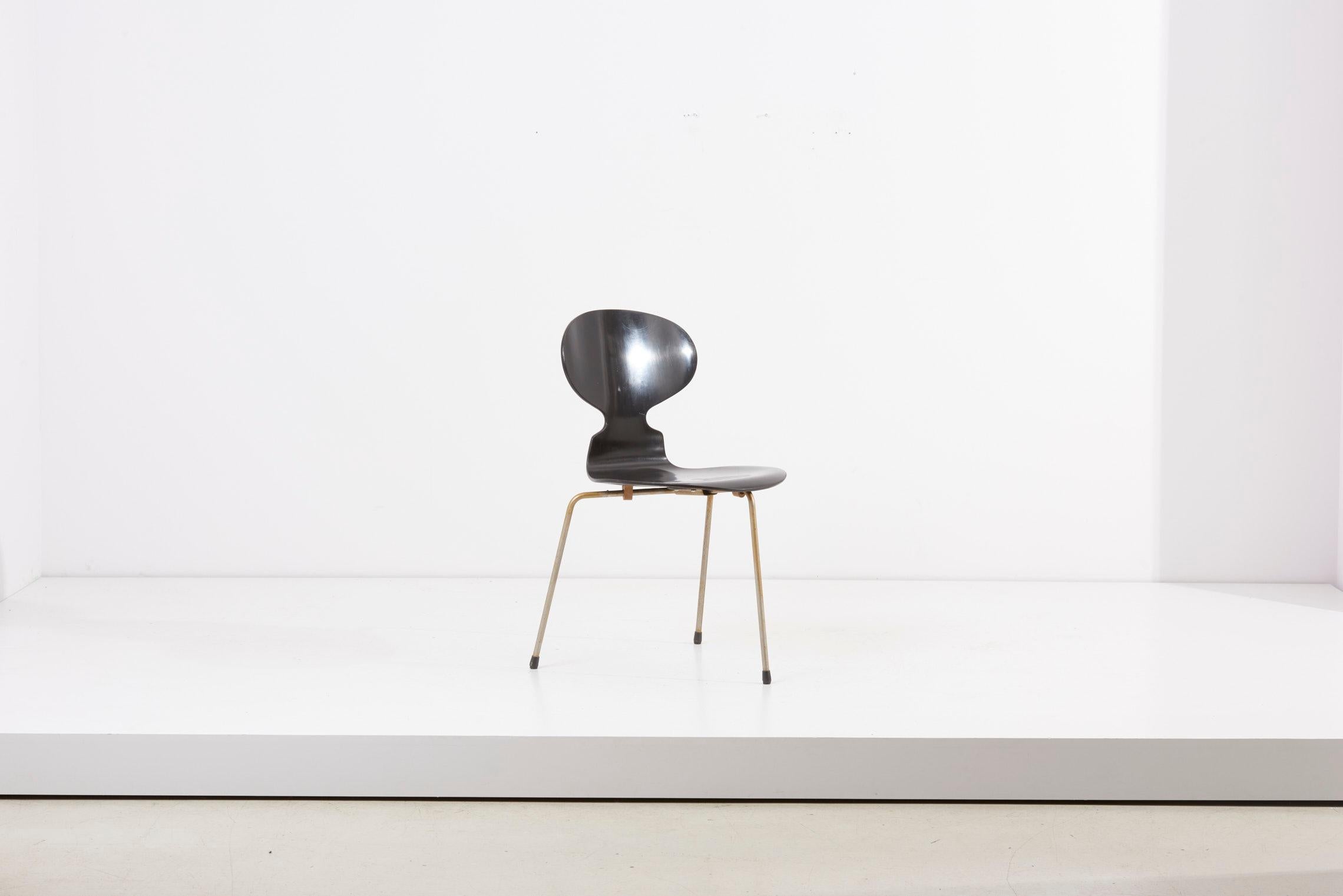 Mid-Century Modern Set of 3 Black Arne Jacobsen Ant Chairs for Fritz Hansen, Denmark, 1950s