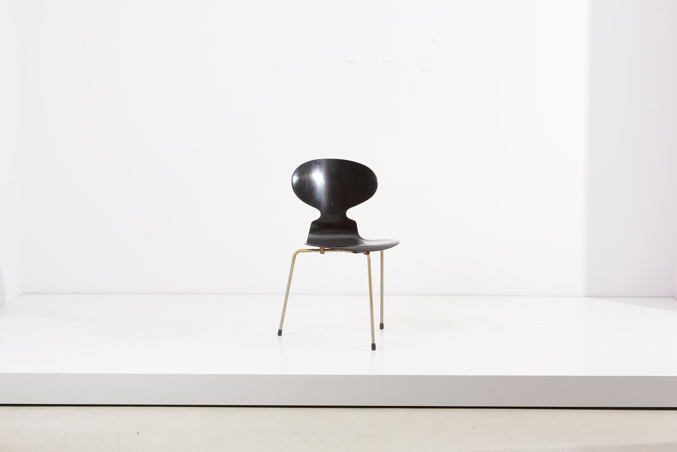 Danish Set of 3 Black Arne Jacobsen Ant Chairs for Fritz Hansen, Denmark, 1950s
