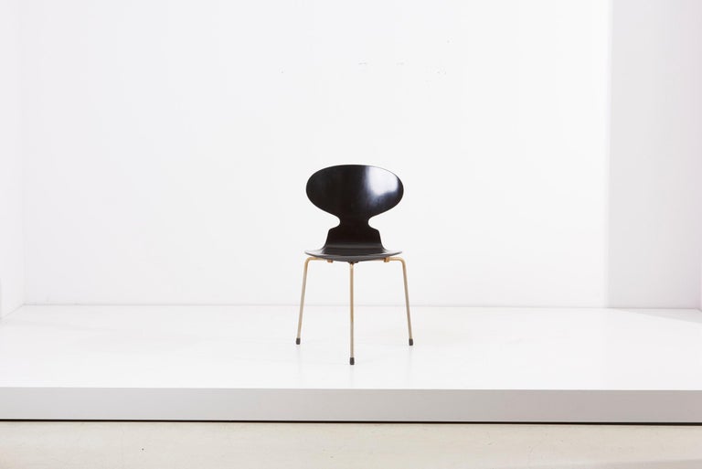 Set of 3 Black Arne Jacobsen Ant Chairs for Fritz Hansen, Denmark, 1950s In Good Condition For Sale In Berlin, DE
