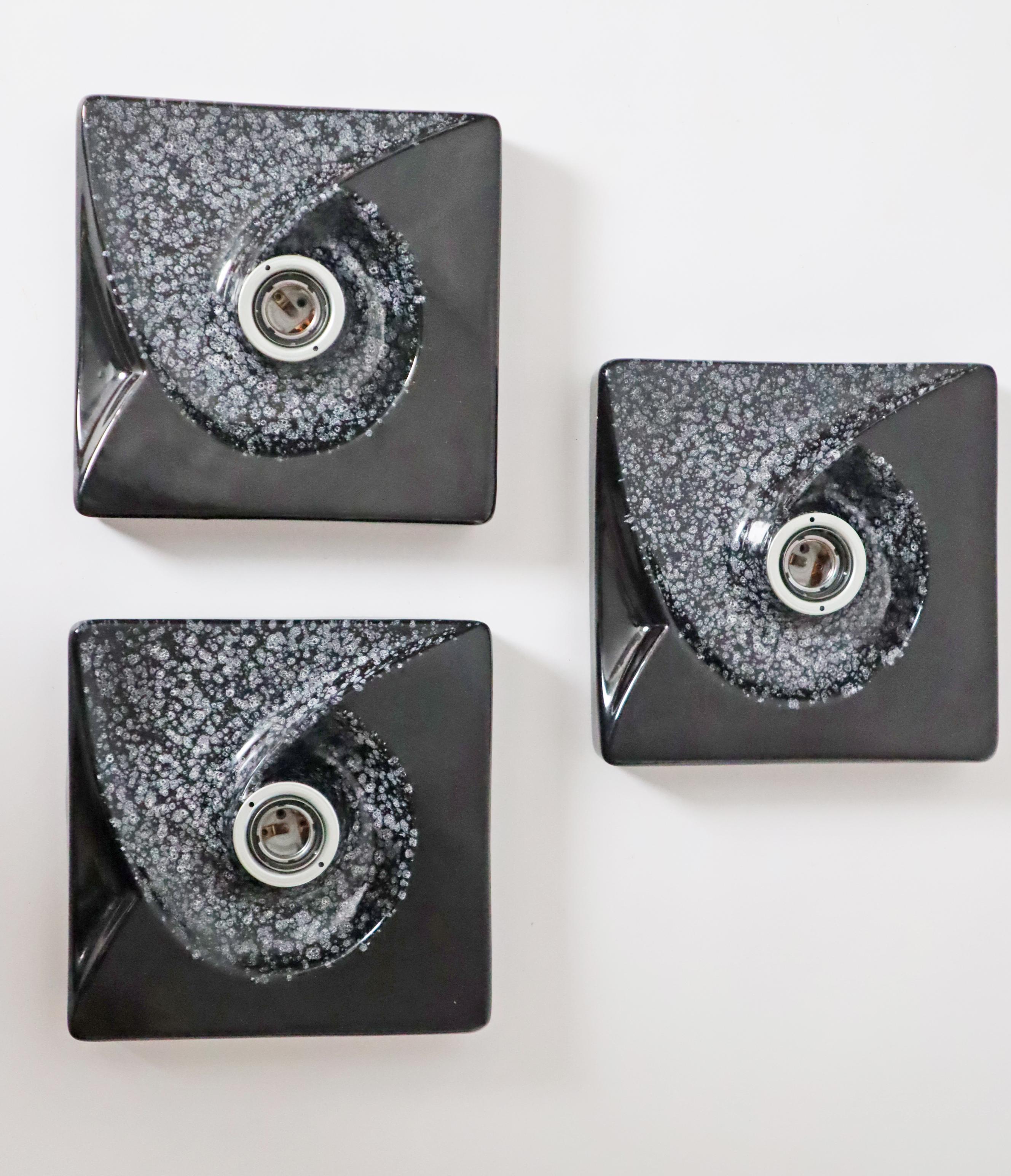 Ensemble de 3 lampes murales Galaxy Swirl en céramique noire par PAN Germany 1970 en vente 2