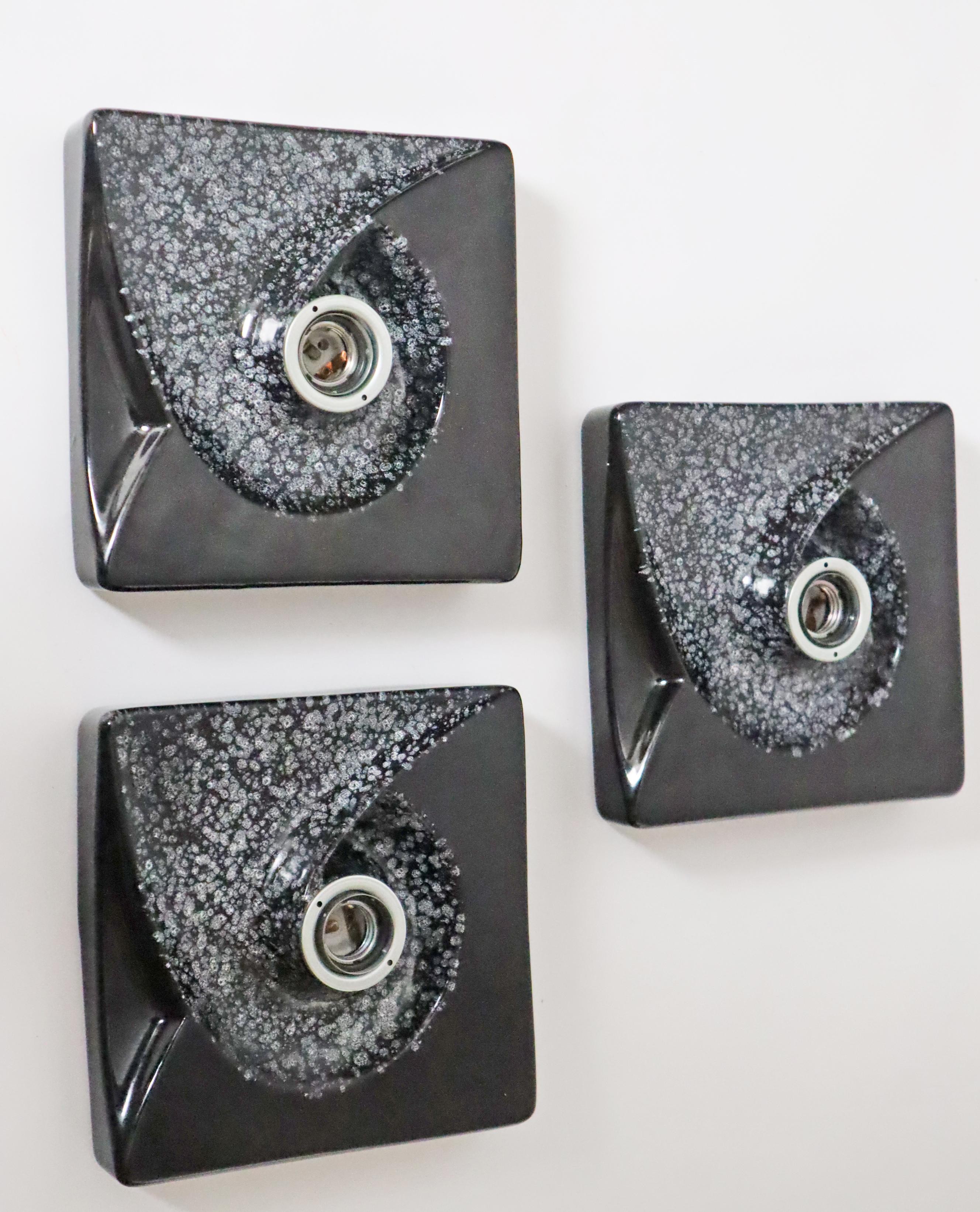 Ensemble de 3 lampes murales Galaxy Swirl en céramique noire par PAN Germany 1970 en vente 1