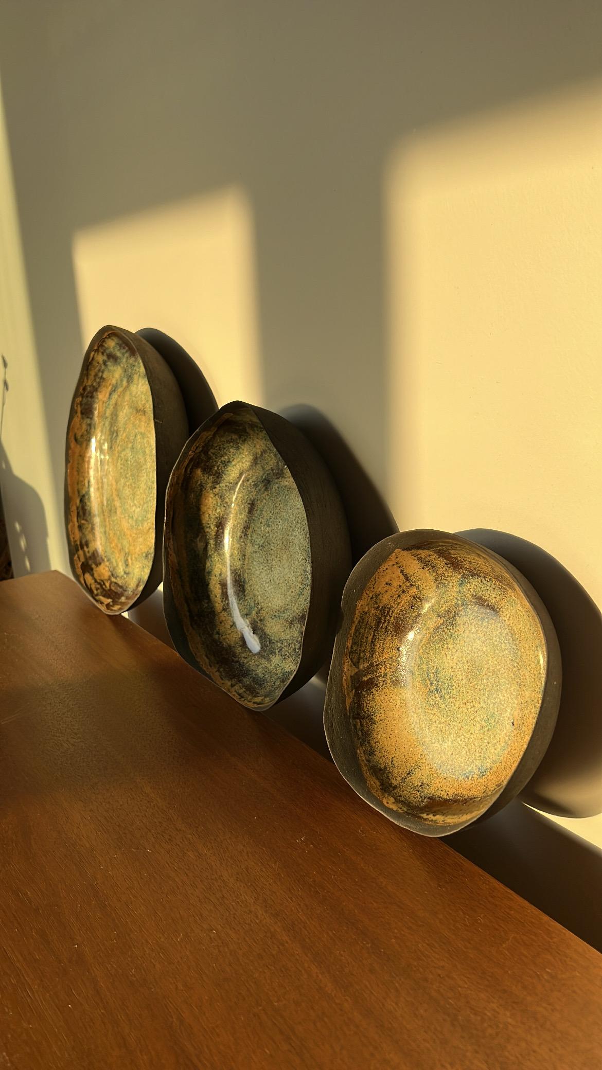 Set of 3 Black Sea Plate by Güler Elçi In New Condition For Sale In Geneve, CH