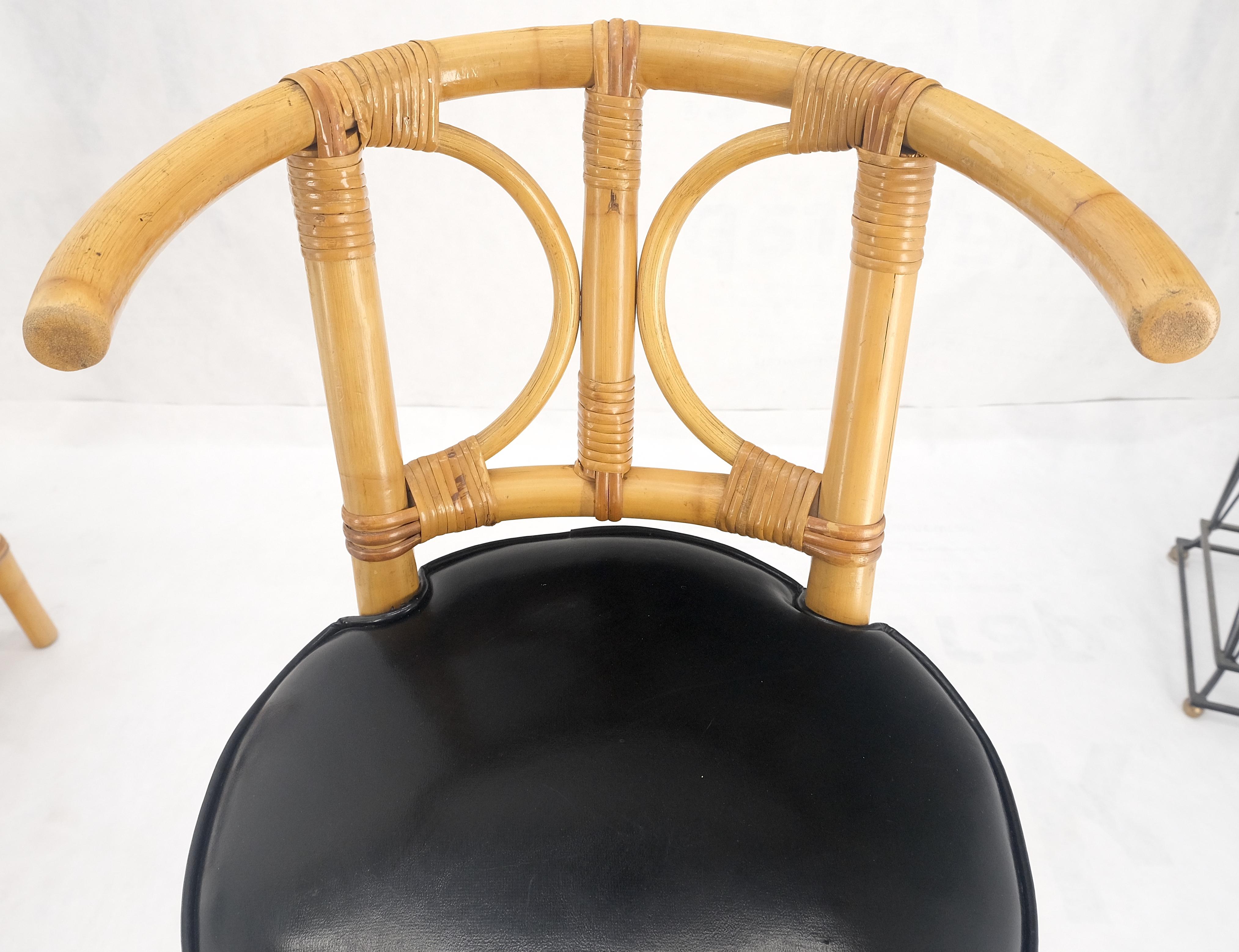 Lot de 3 tabourets de bar en bambou recouvert de vinyle noir Modernity MINT en vente 2