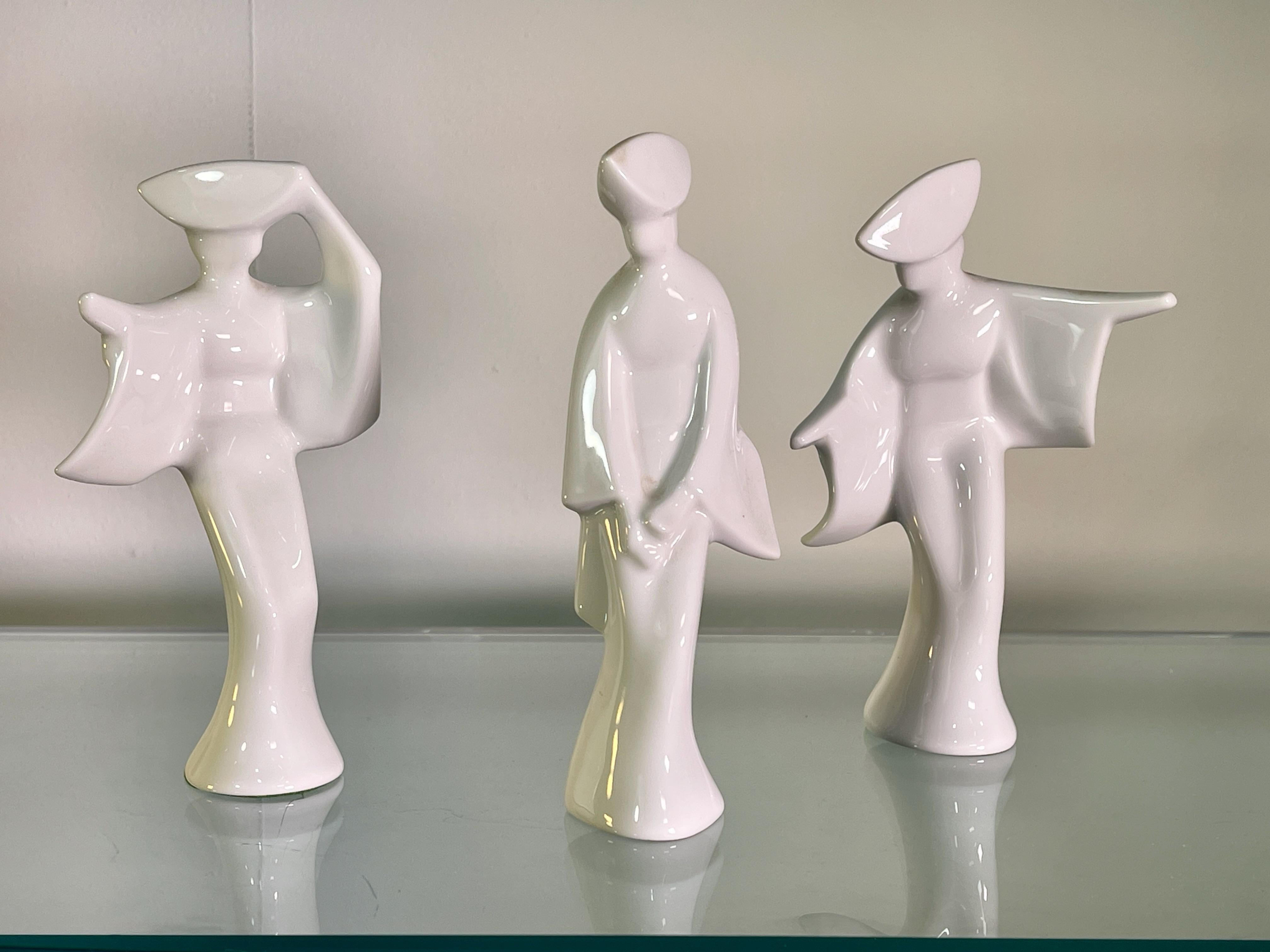 Porcelaine Ensemble de 3 figurines Blanc de Chine Awa Odori en vente