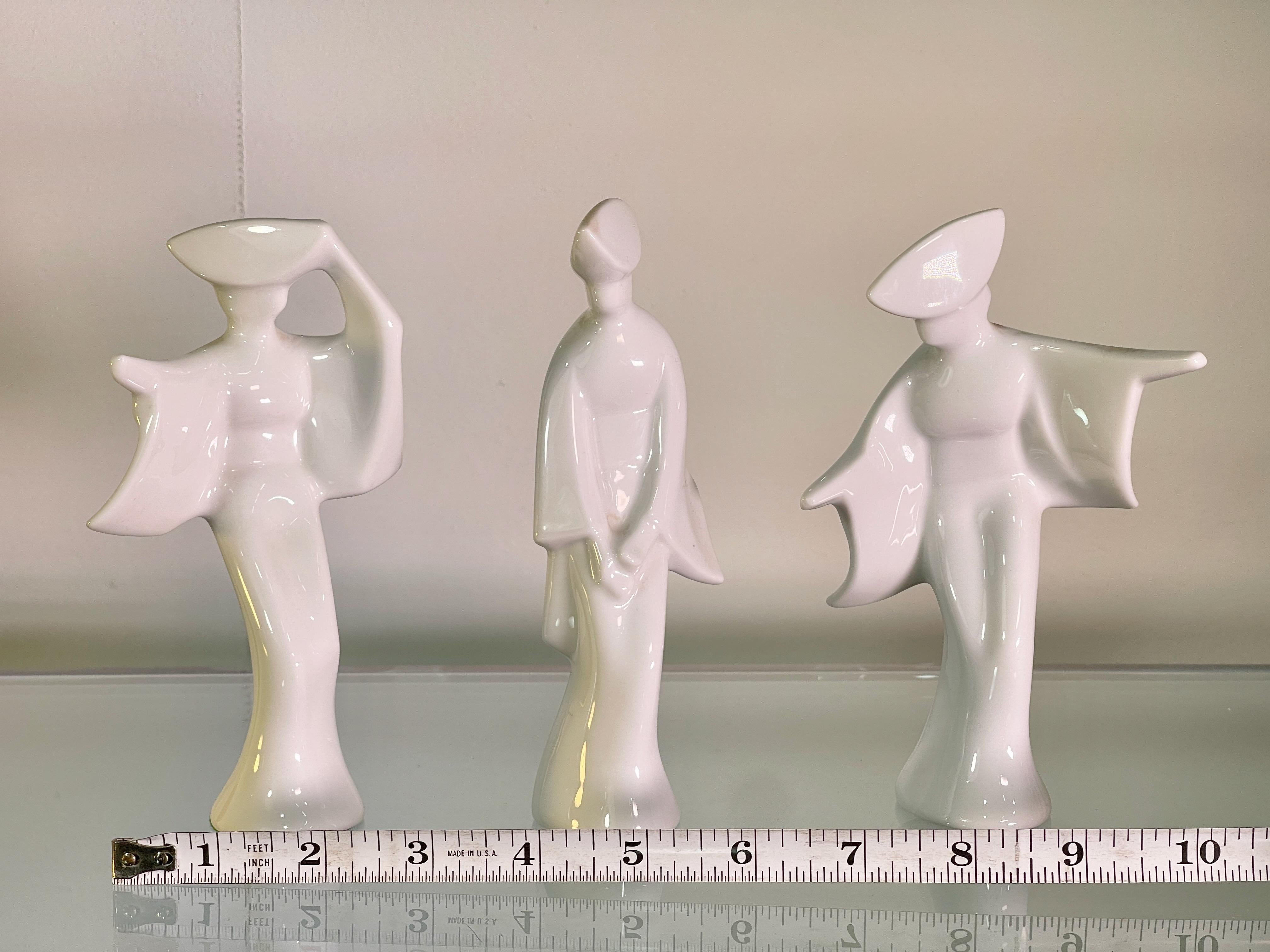 Ensemble de 3 figurines Blanc de Chine Awa Odori en vente 2