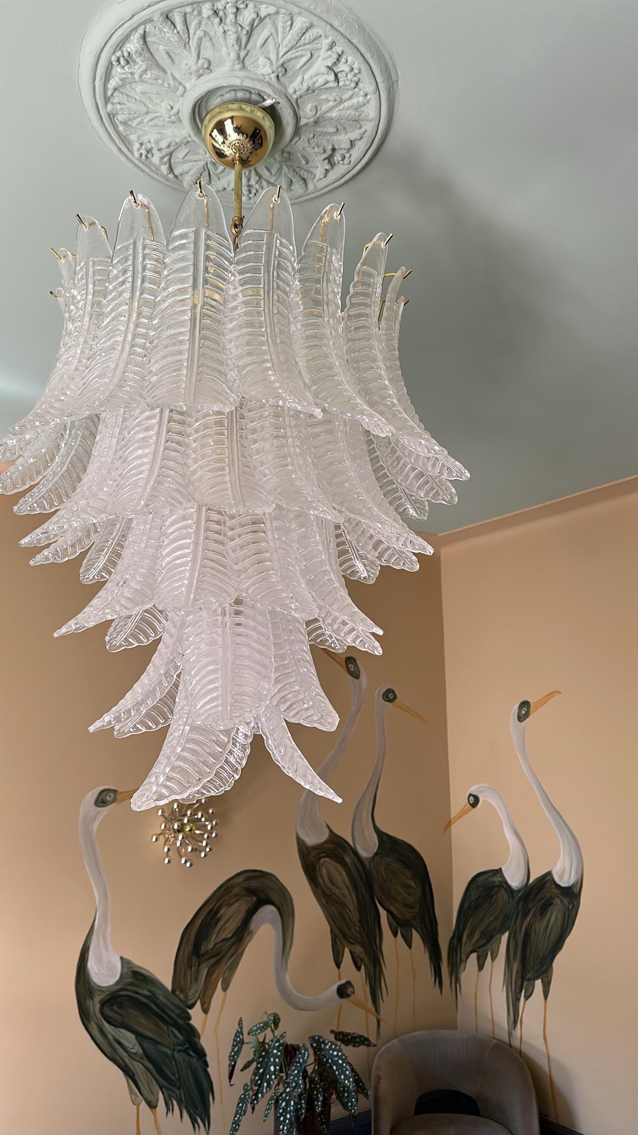 Ensemble de 3 grands lustres de Murano audacieux avec prismes en verre de cuir et structure en laiton en vente 4