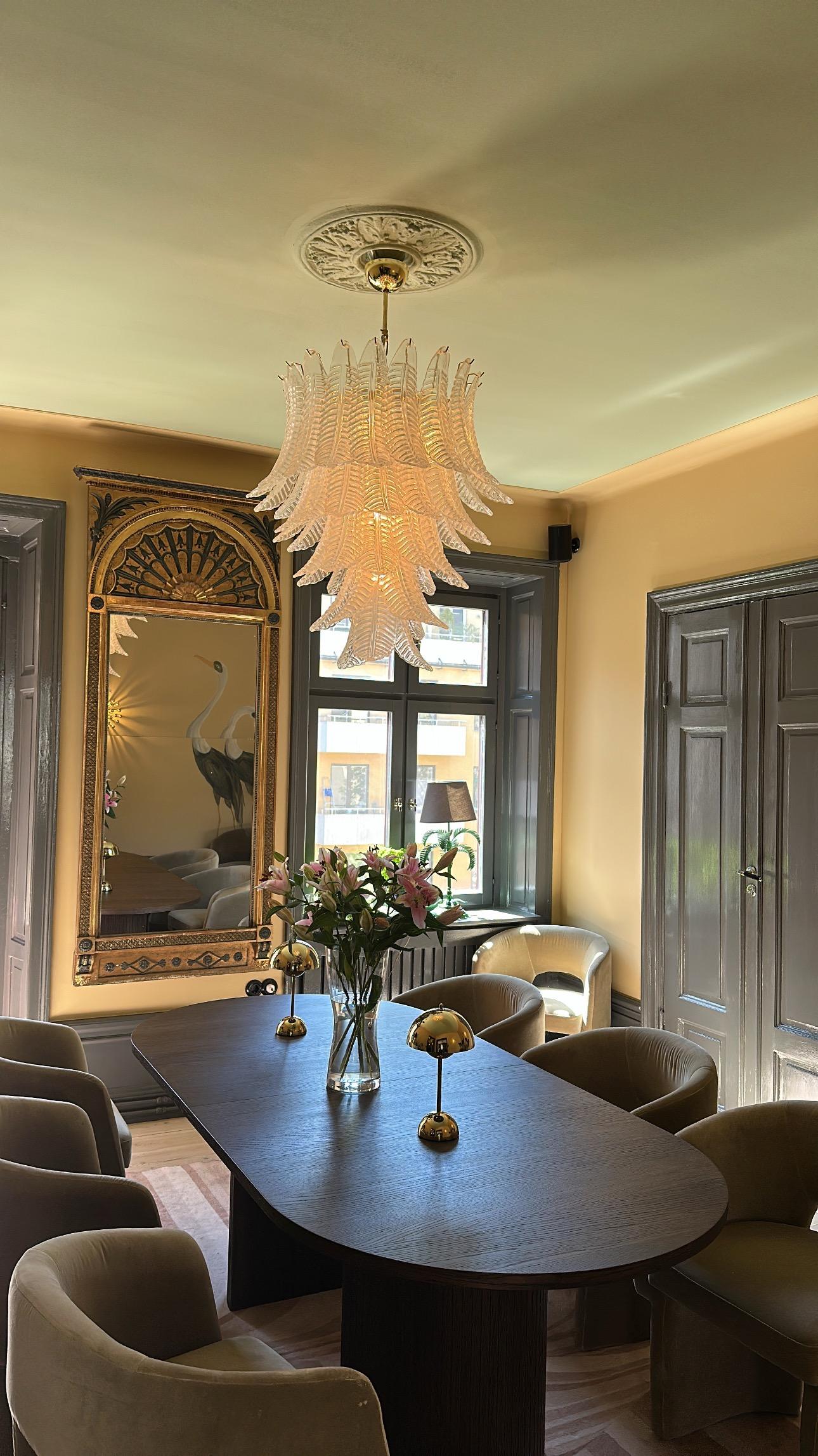 Ensemble de 3 grands lustres de Murano audacieux avec prismes en verre de cuir et structure en laiton en vente 5
