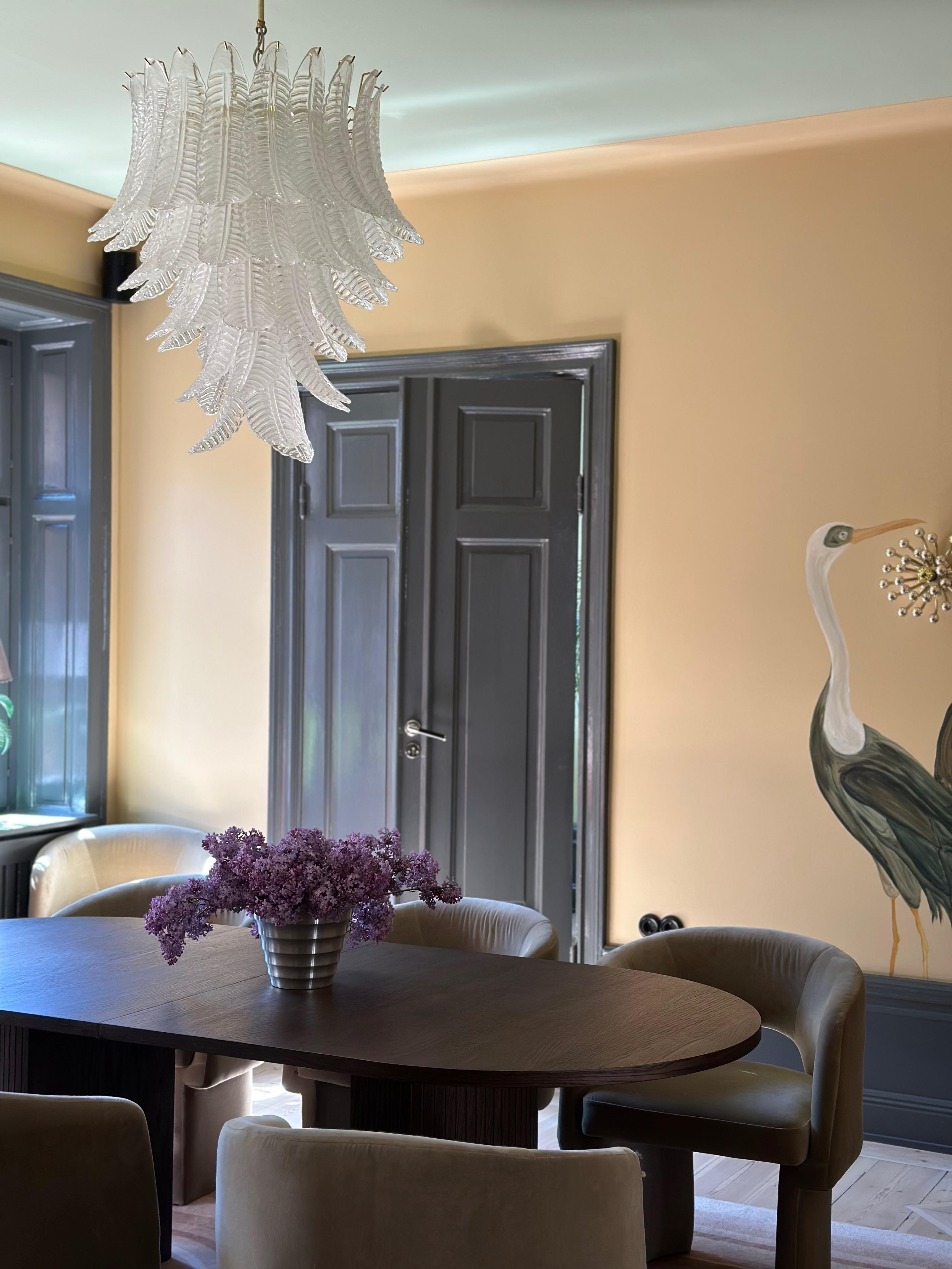 XXIe siècle et contemporain Ensemble de 3 grands lustres de Murano audacieux avec prismes en verre de cuir et structure en laiton en vente