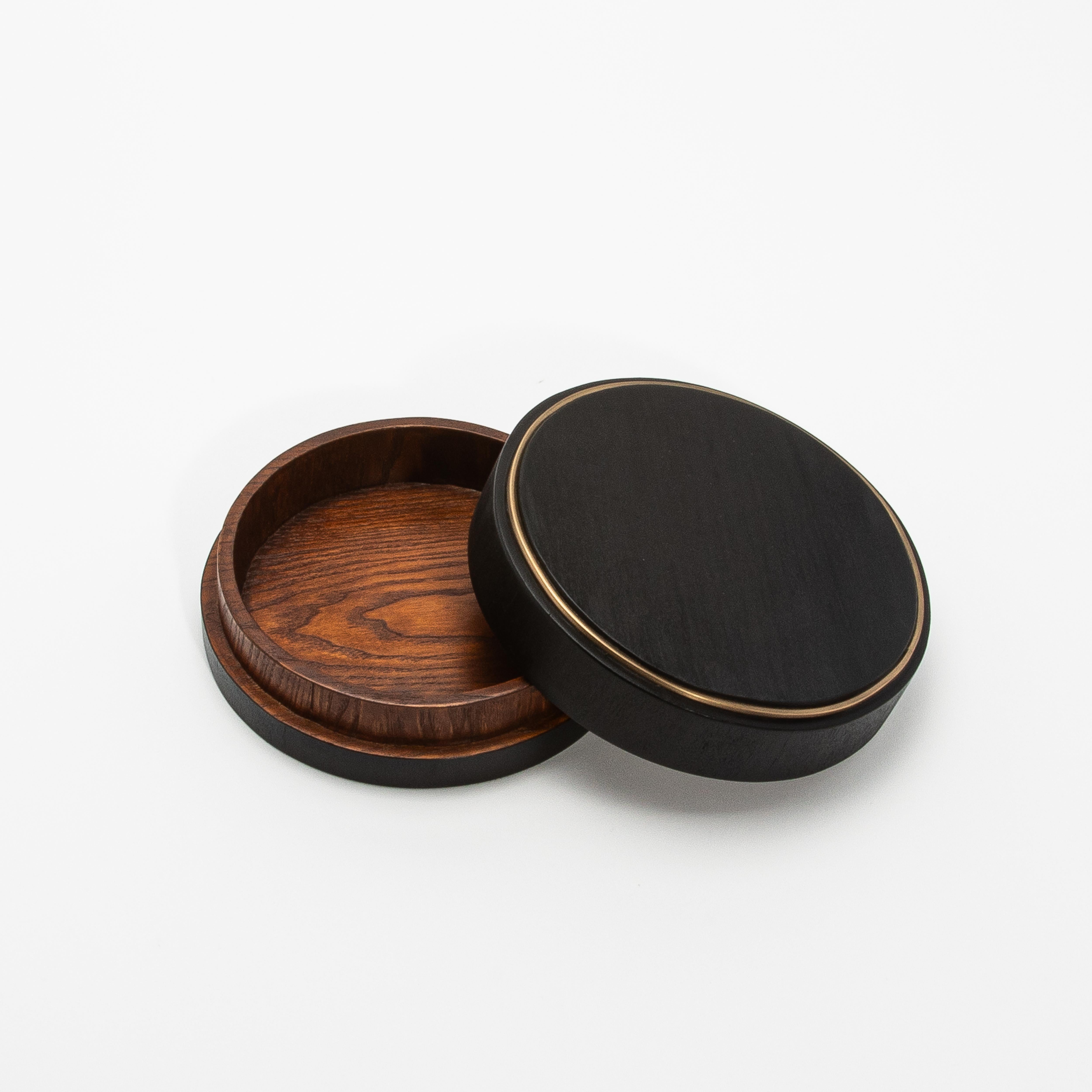 Hand-Crafted Set of 3 Boxes in Black Oak with Brass Frame by R&Y Augousti For Sale