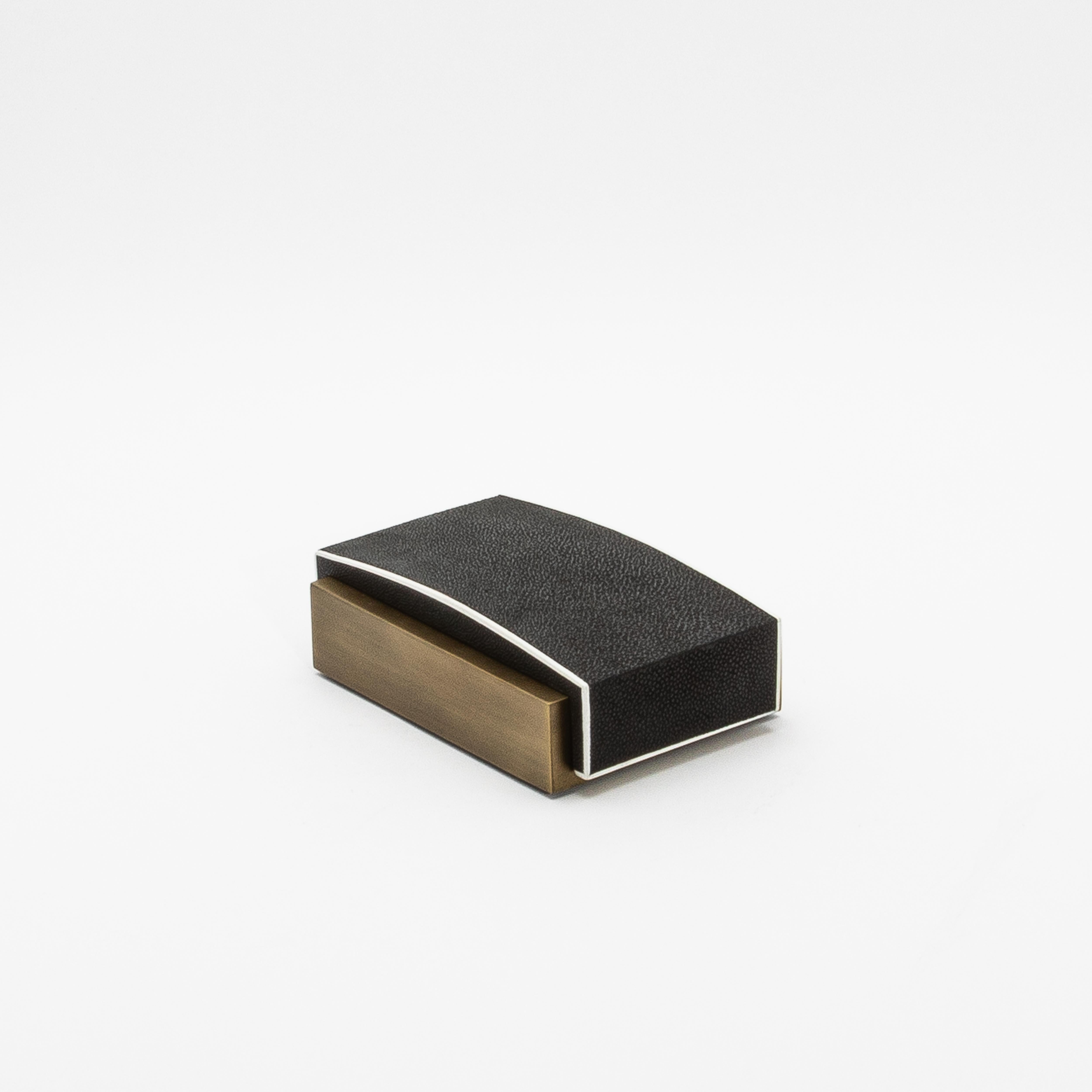Juego de 3 cajas de piel de zapa negra y latón patinado bronce by R&Y Augousti en venta 1