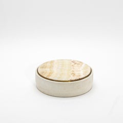 Set di 3 scatole in zigrino crema con dettagli in onice e ottone di R&Y Augousti