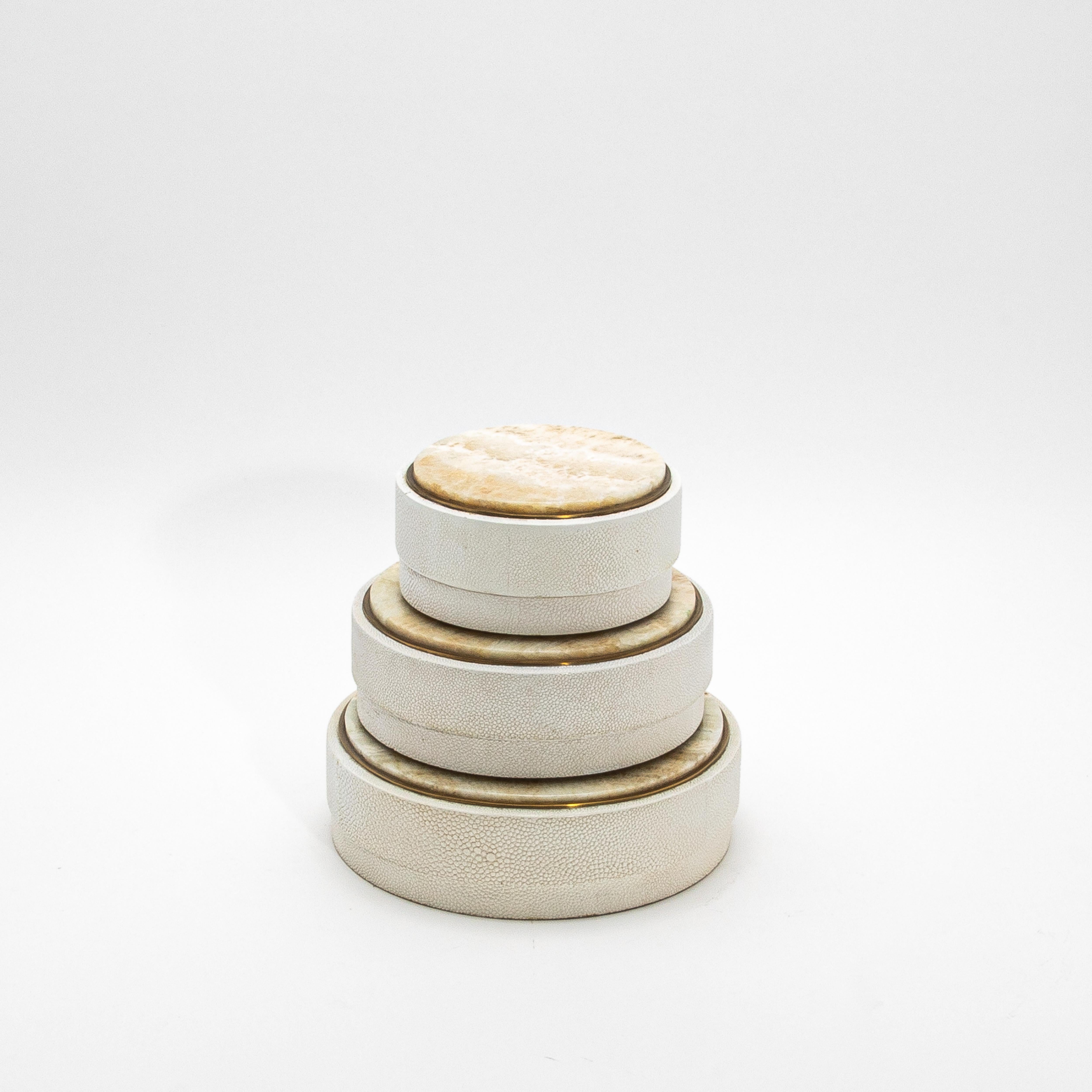 Set of 3 Boxes in Cream Shagreen with Onyx and Brass Details by R&Y Augousti For Sale 2