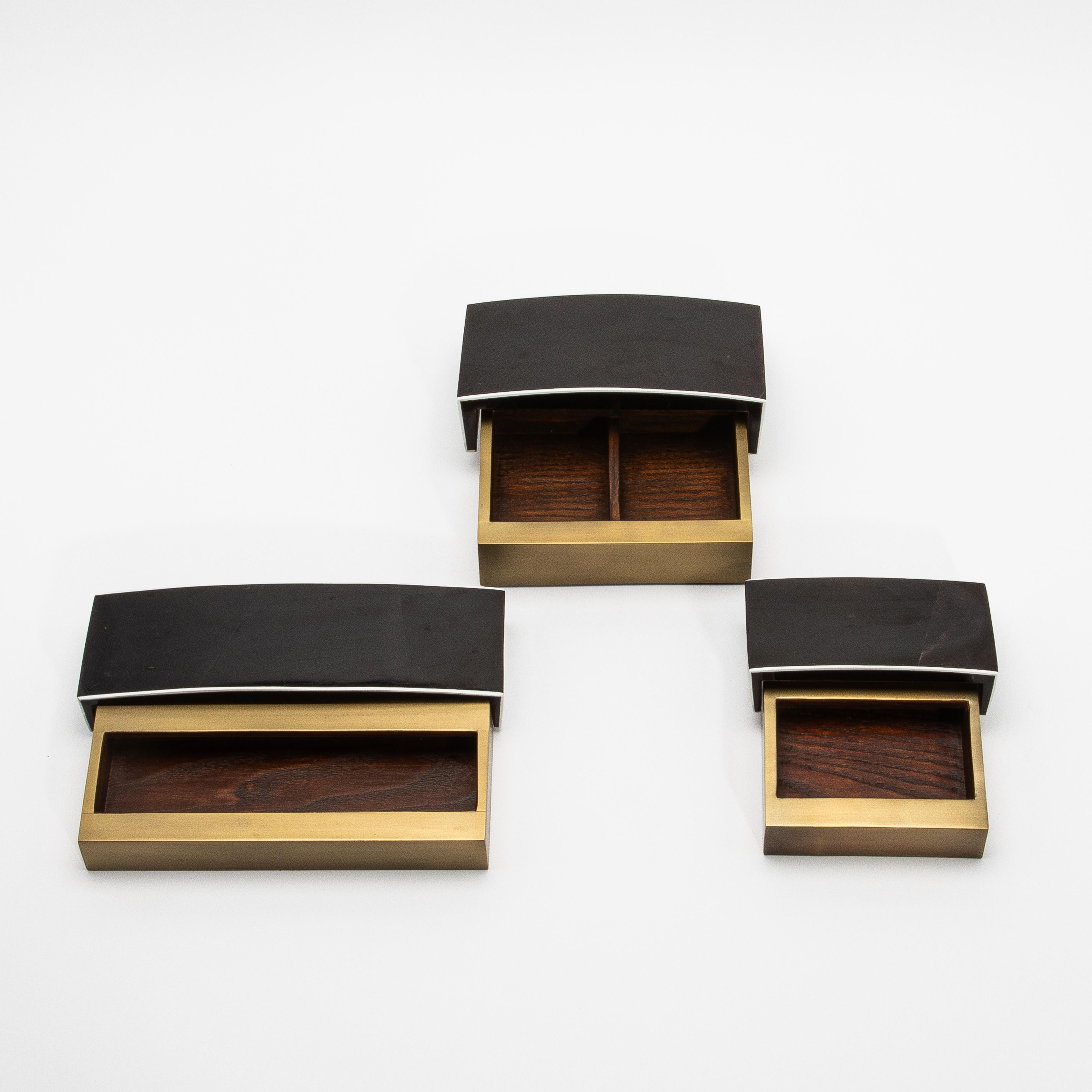 Philippine Set of 3 Boxes in Pen Shell and Bronze Patina Brass by R&Y Augousti For Sale
