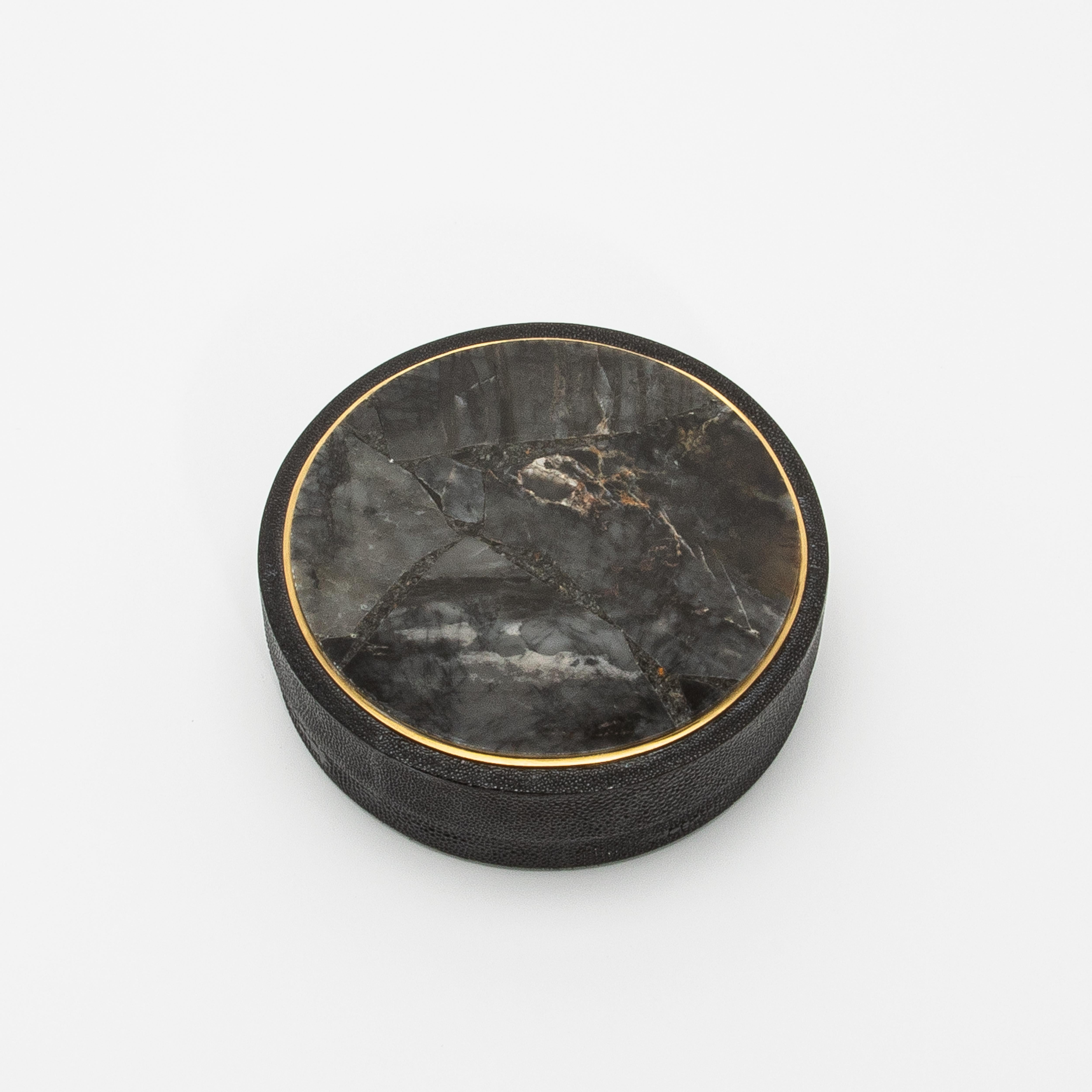 Juego de 3 cajas de piel de zapa y cuarzo negro con marco de latón by R&Y Augousti en Nuevo estado para la venta en West Hollywood, CA