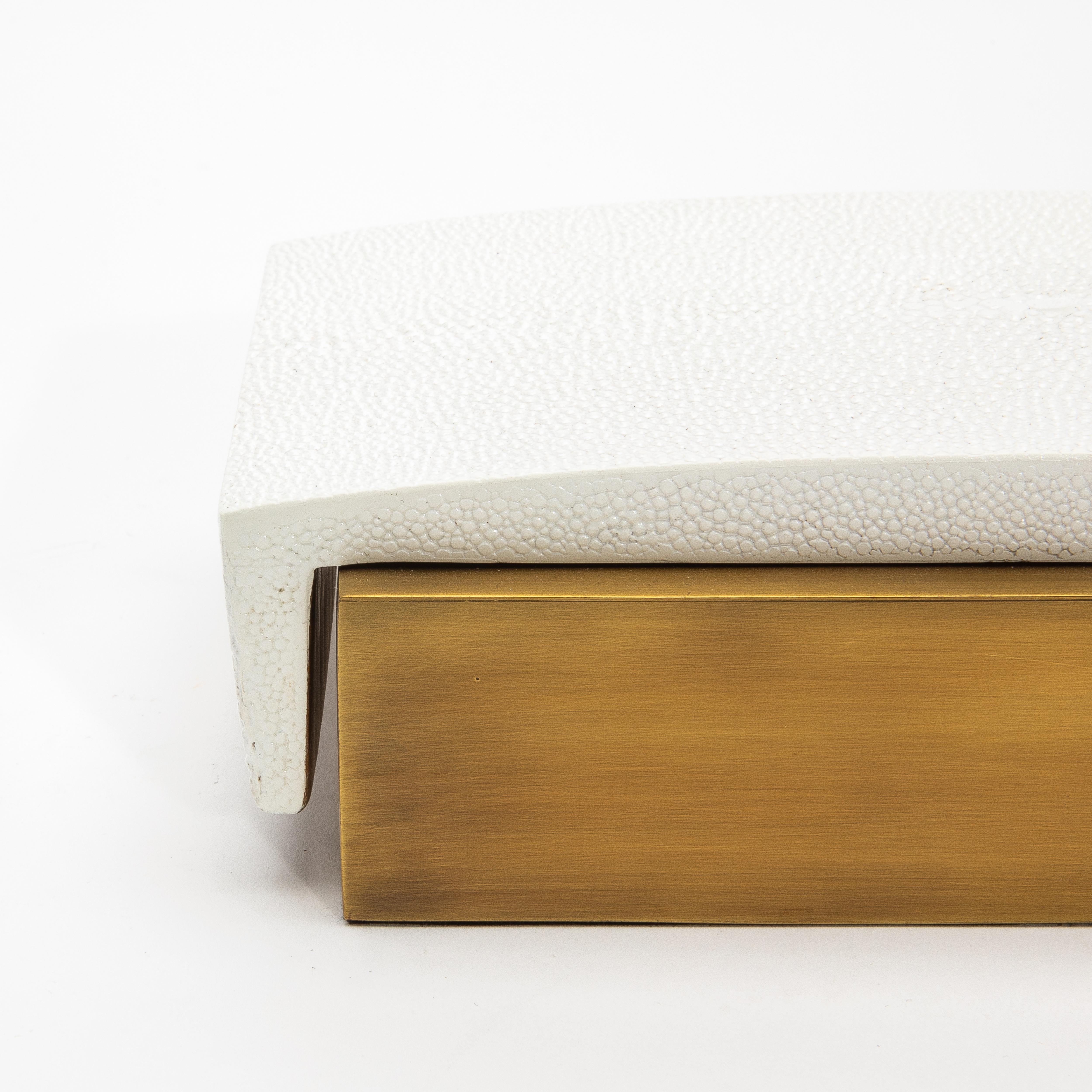 Juego de 3 cajas de piel de zapa blanca y latón patinado bronce by R&Y Augousti en venta 5