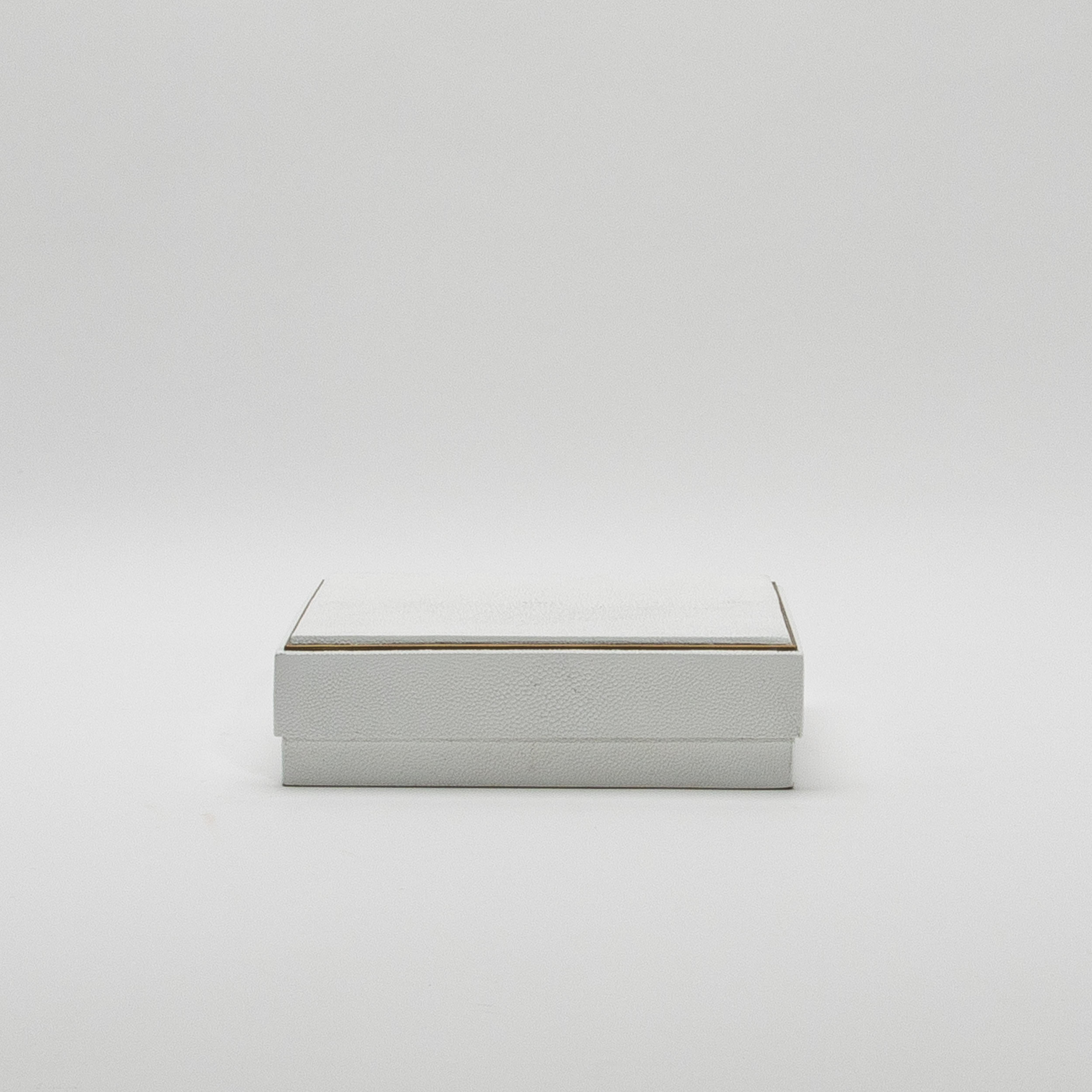 Juego de 3 cajas de piel de zapa blanca con marco de latón by R&Y Augousti en Nuevo estado para la venta en West Hollywood, CA