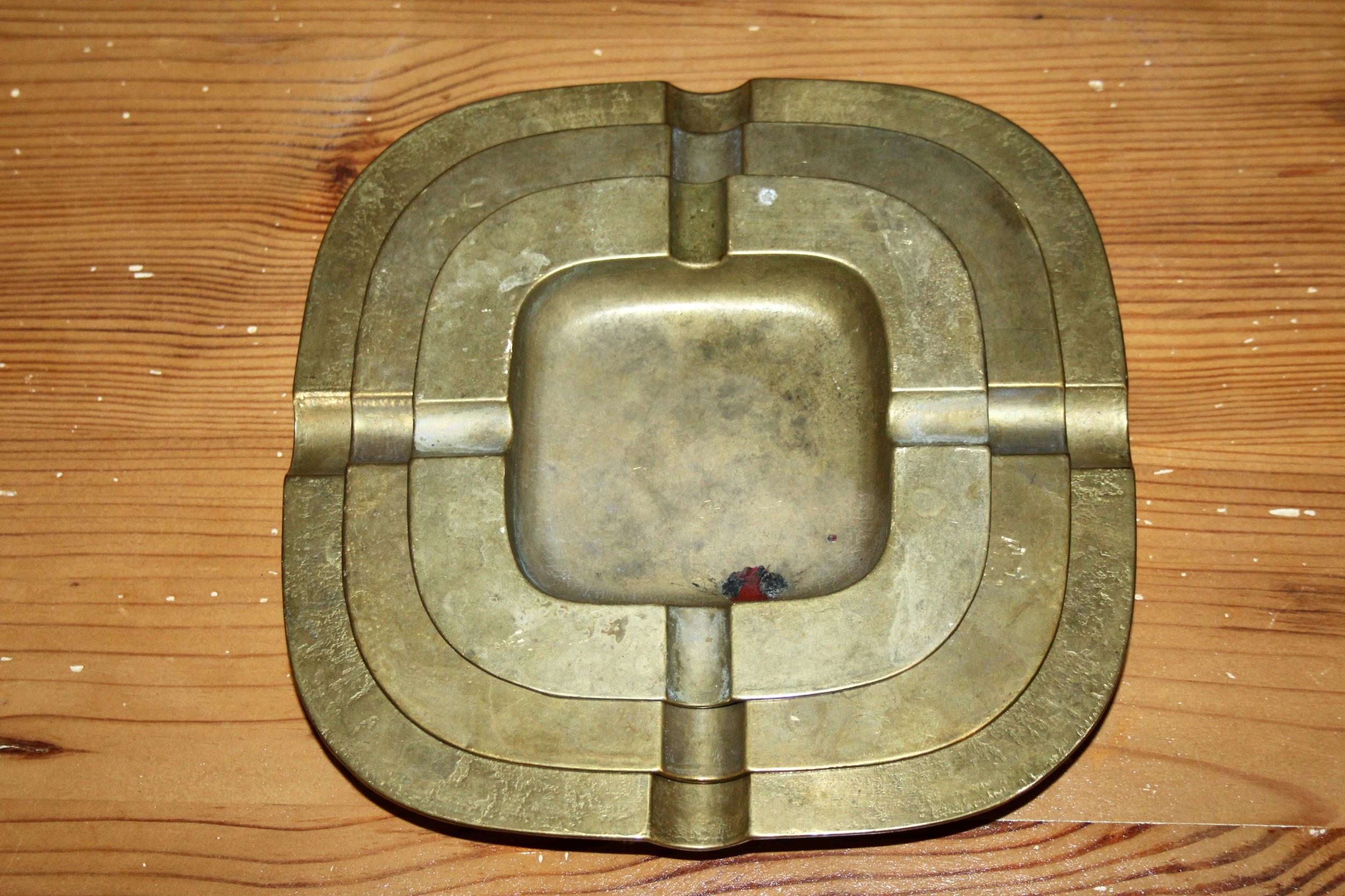 Set of 3 brass ashtray
