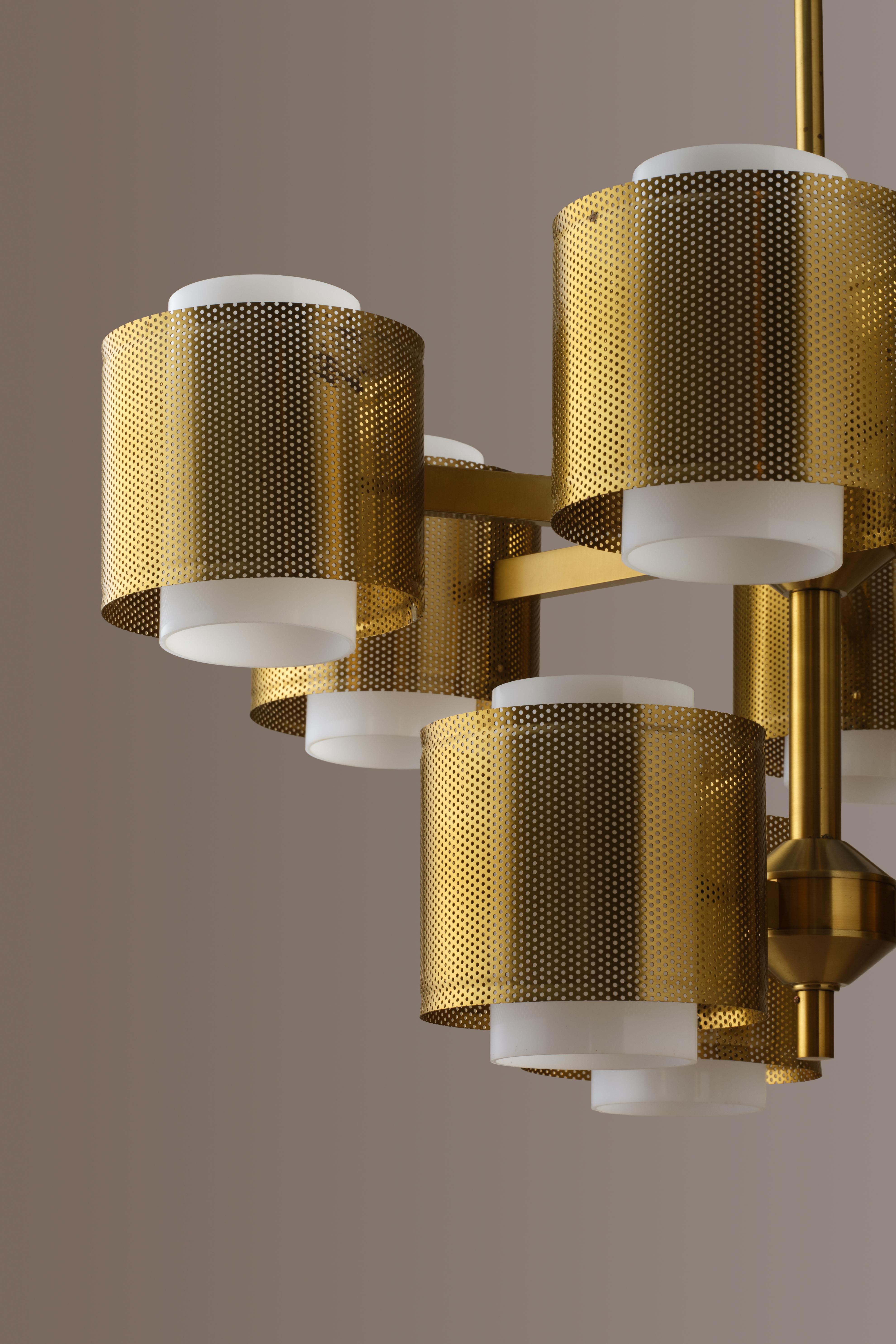 Suédois Ensemble de 3 lustres en laiton par Holger Johansson, Su�ède, années 1960 en vente