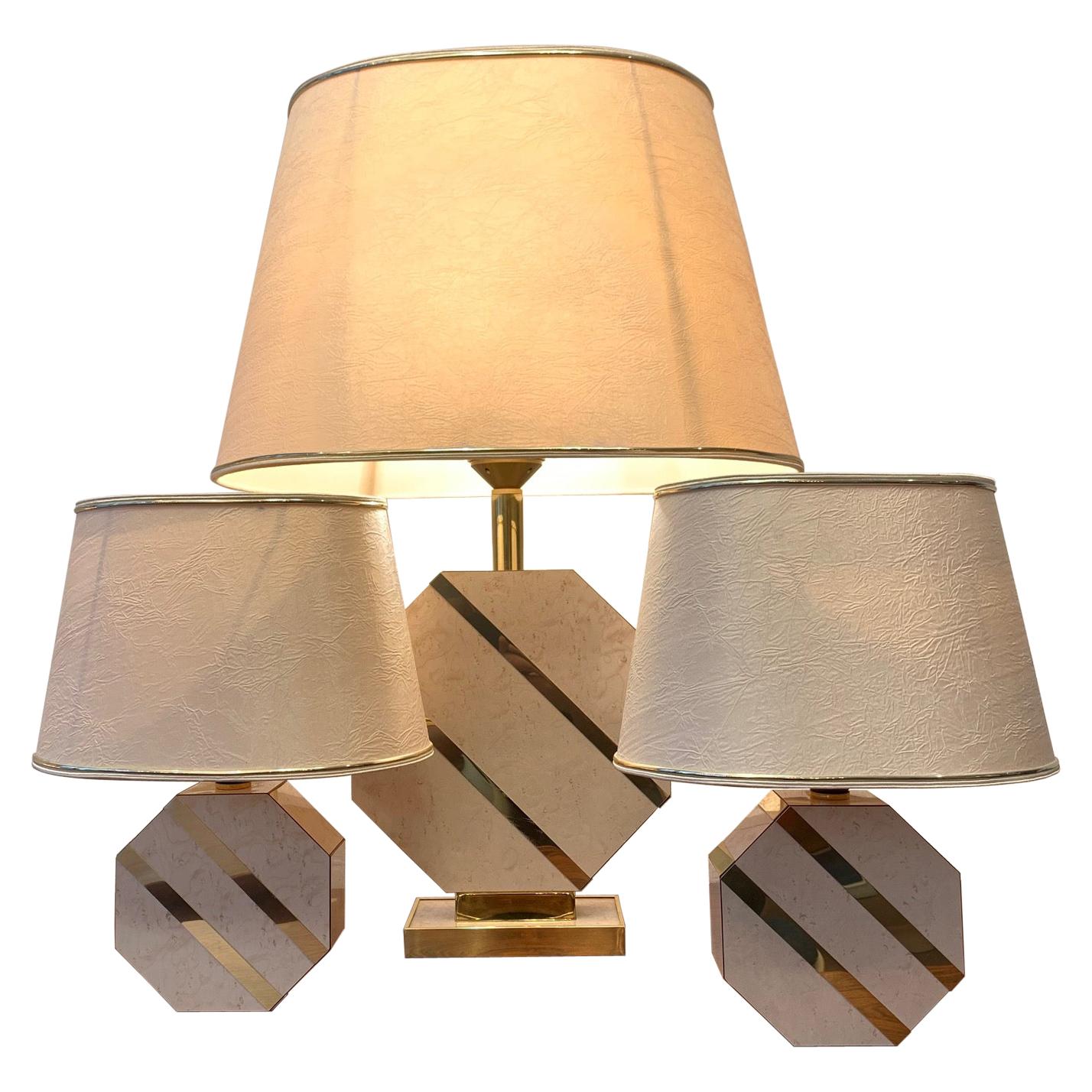 Juego de 3 Lámparas de Mesa de Base Octogonal de Latón y Madera Lacada, ca. 1970 en venta