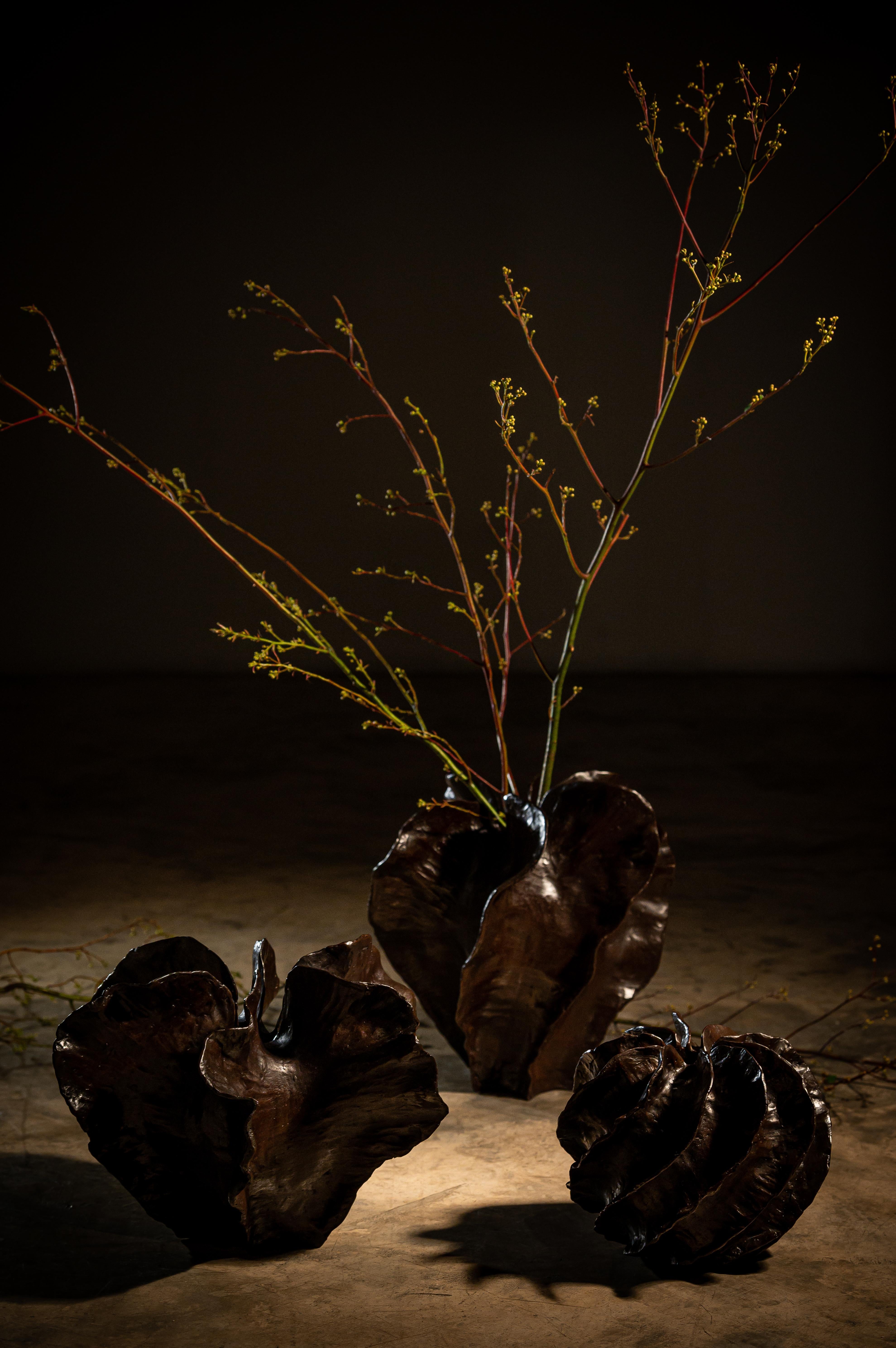 Modern Set of 3 Bronze Hana Vase and Sculpture by Elan Atelier For Sale