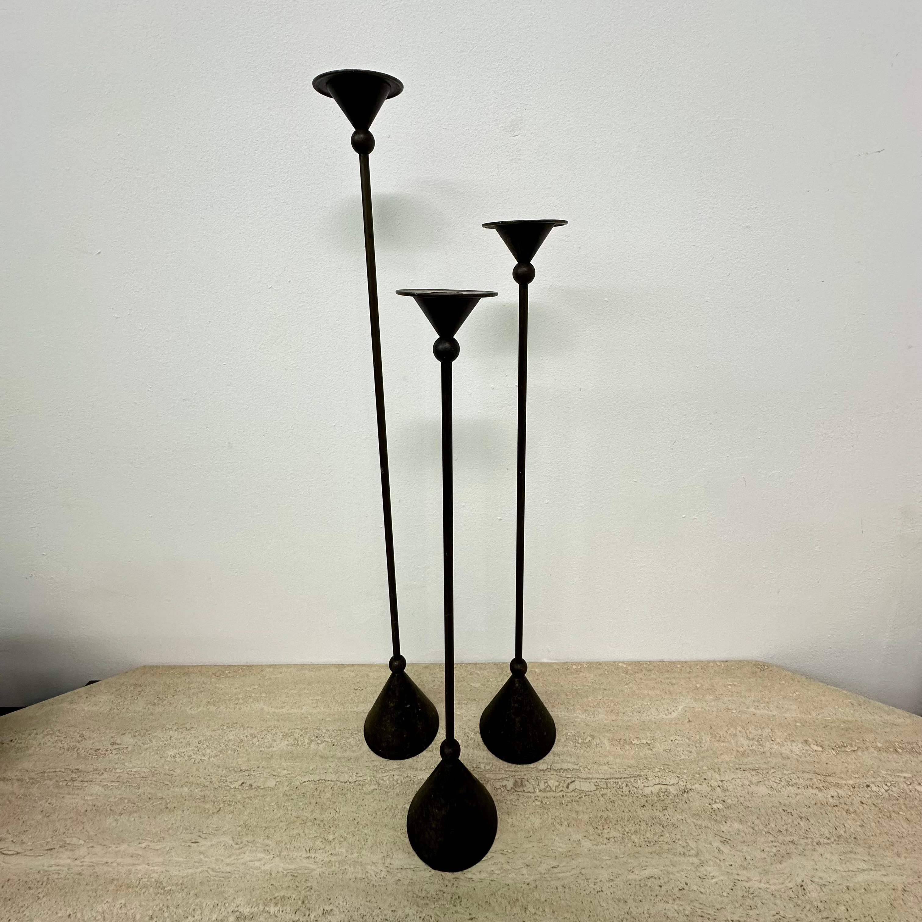 Mid-Century moderno Set di 3 portacandele in bronzo in stile Memphis, anni '80 in vendita