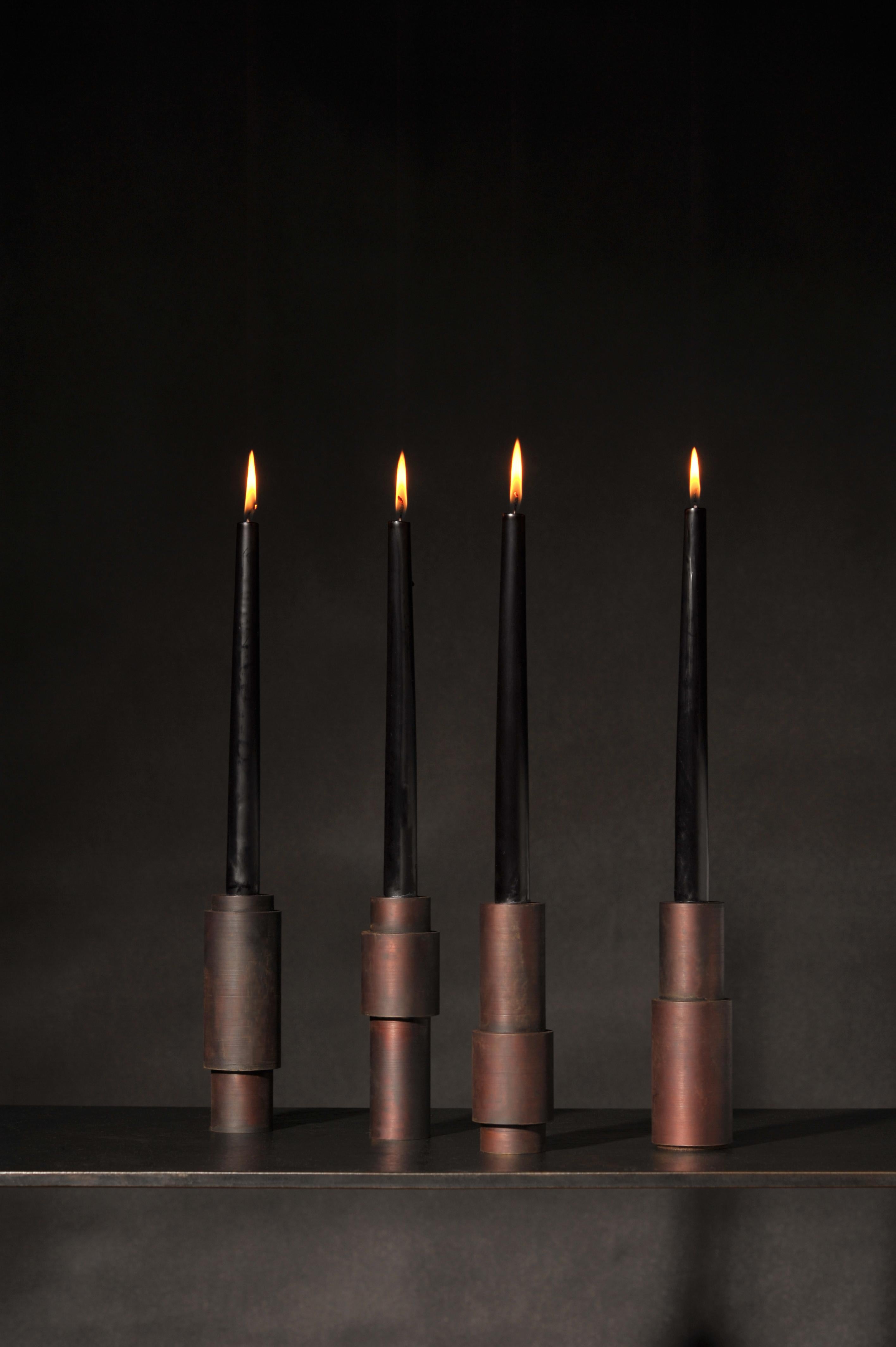 Set aus 3 braunen Patina-Kerzenständern aus Stahl von Lukasz Friedrich im Angebot 13
