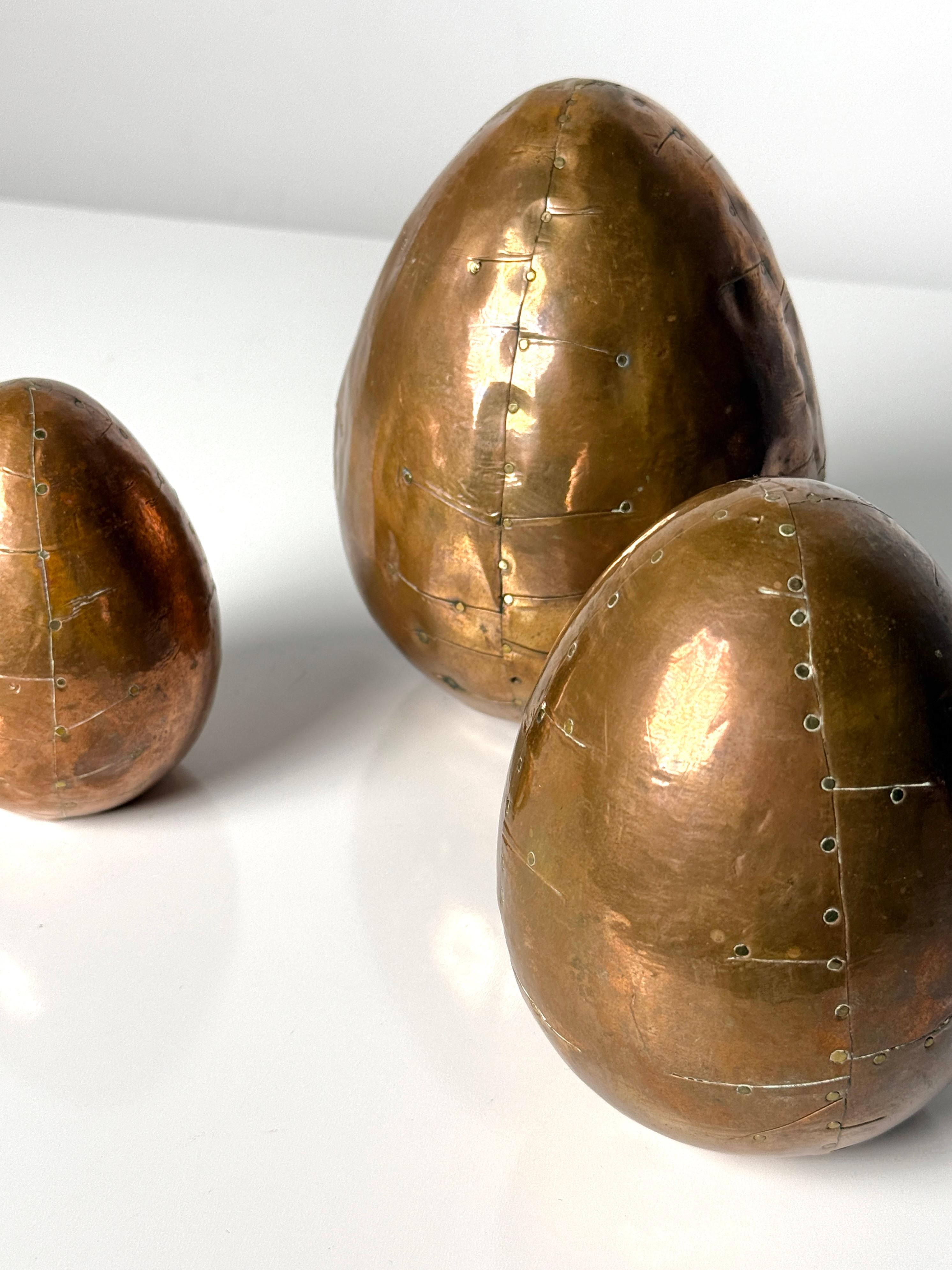Set of 3 Brutalist Modern Copper and Brass Patchwork Decorative Egg Sculptures For Sale 1