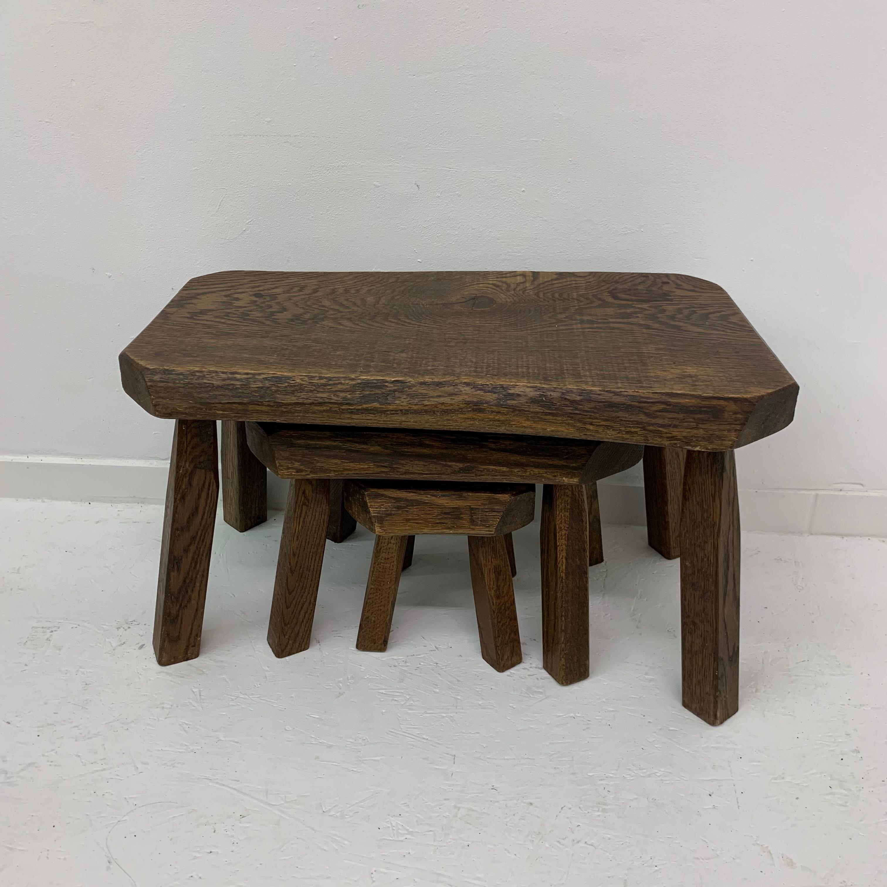 Ensemble de 3 tables gigognes brutalistes en Oak Wood, années 1970 en vente 5