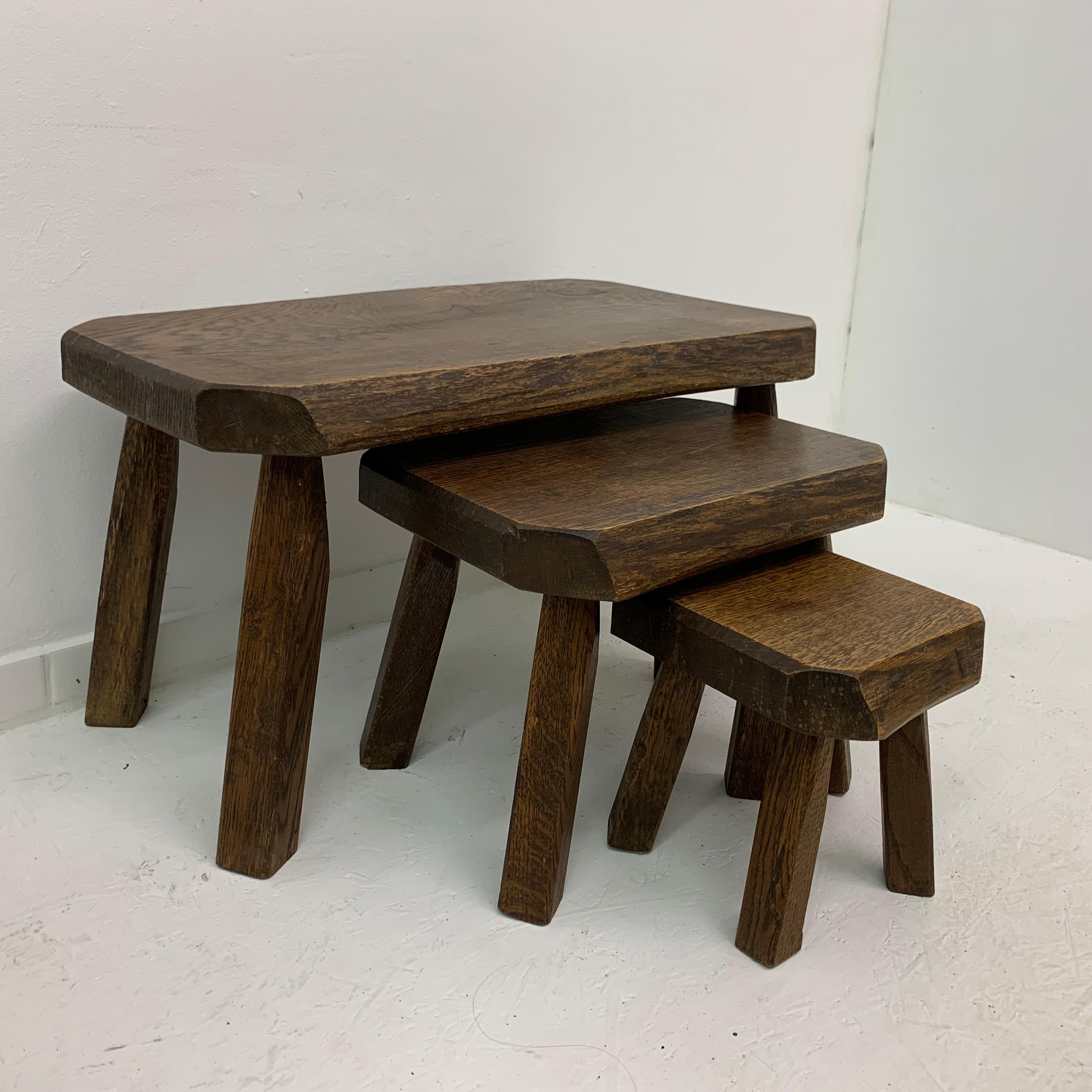Ensemble de 3 tables gigognes brutalistes en Oak Wood, années 1970 en vente 6