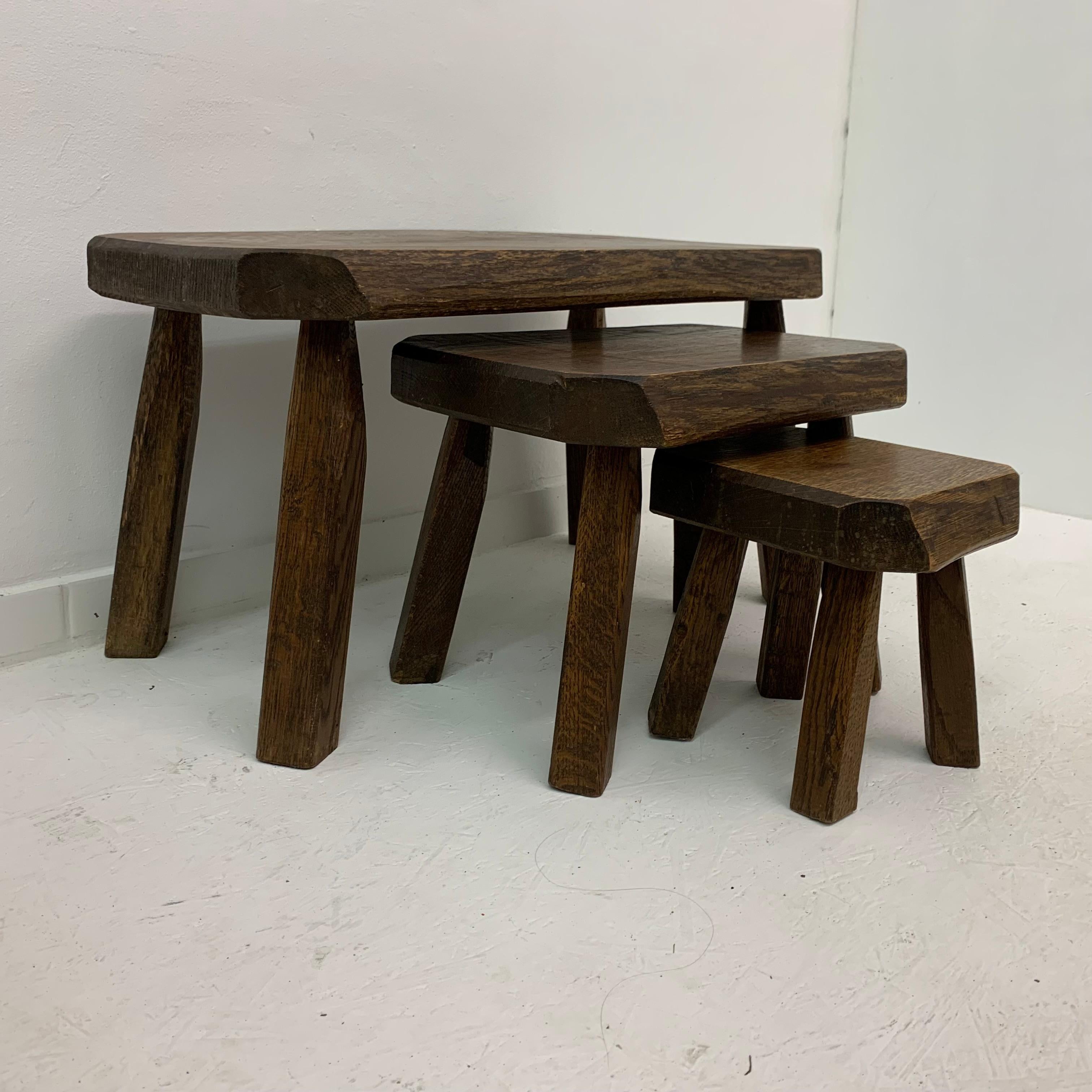 Ensemble de 3 tables gigognes brutalistes en Oak Wood, années 1970 en vente 9