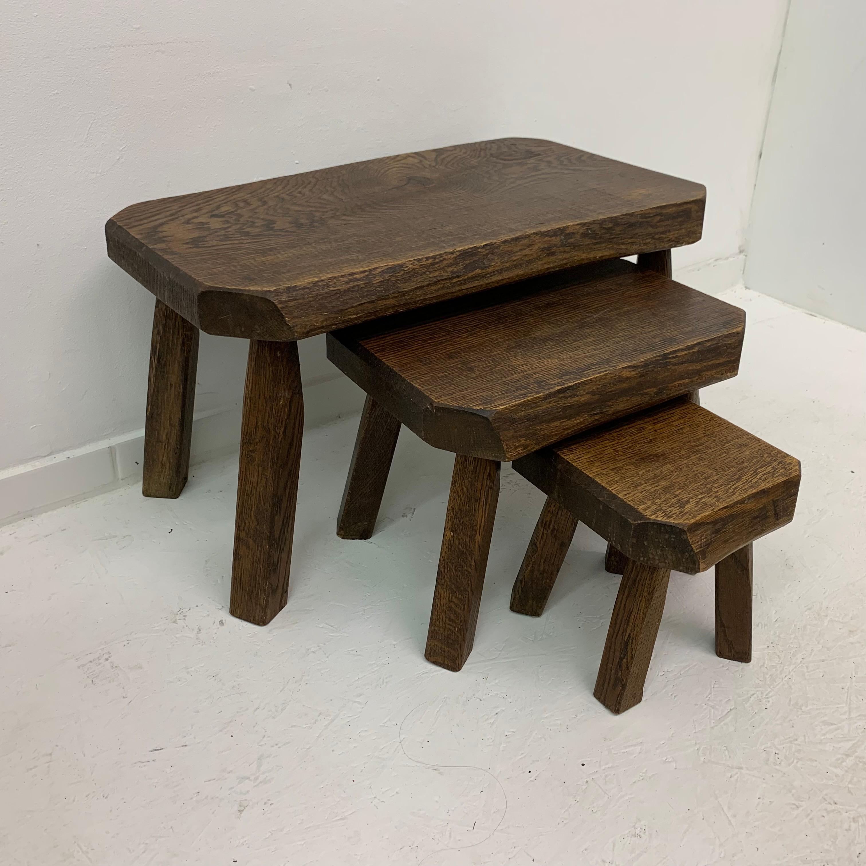 Ensemble de 3 tables gigognes brutalistes en Oak Wood, années 1970 en vente 10