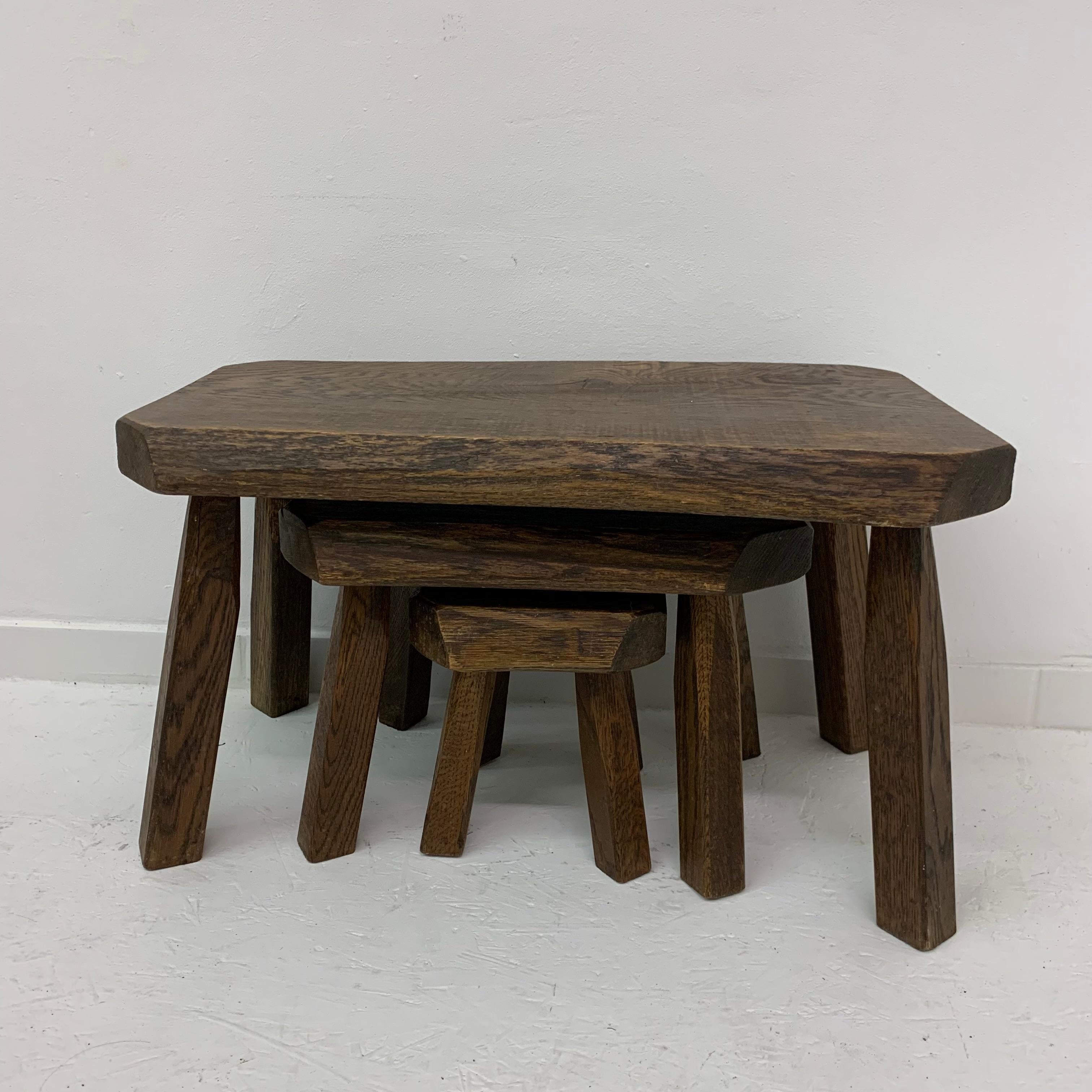 Ensemble de 3 tables gigognes brutalistes en Oak Wood, années 1970 en vente 3