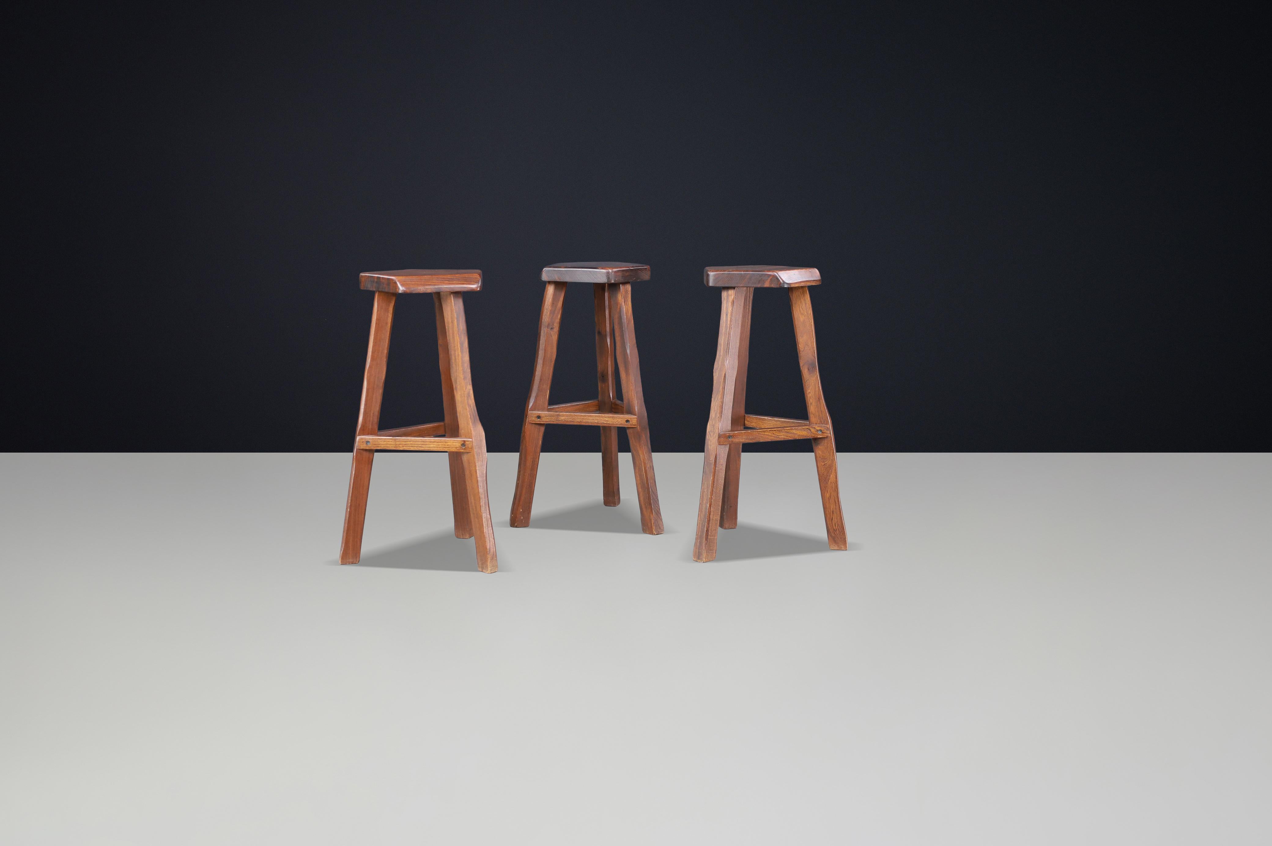 Ensemble de 3 tabourets de bar brutalistes en bois d'orme d'Olavi Hänninen, Finlande, années 1960 en vente 2