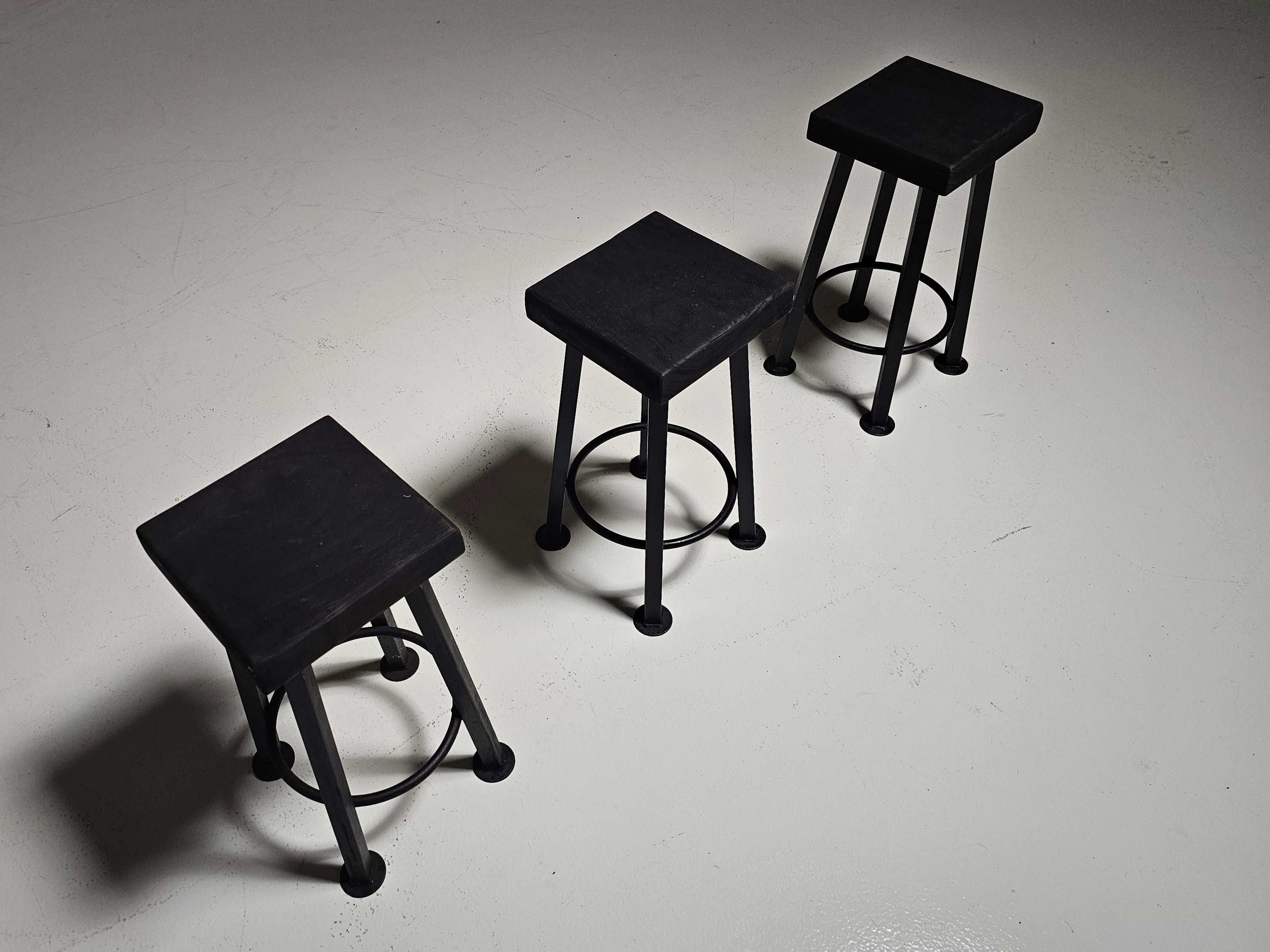 Set of 3 brutalist stools, Belgium, 1970s In Good Condition For Sale In amstelveen, NL