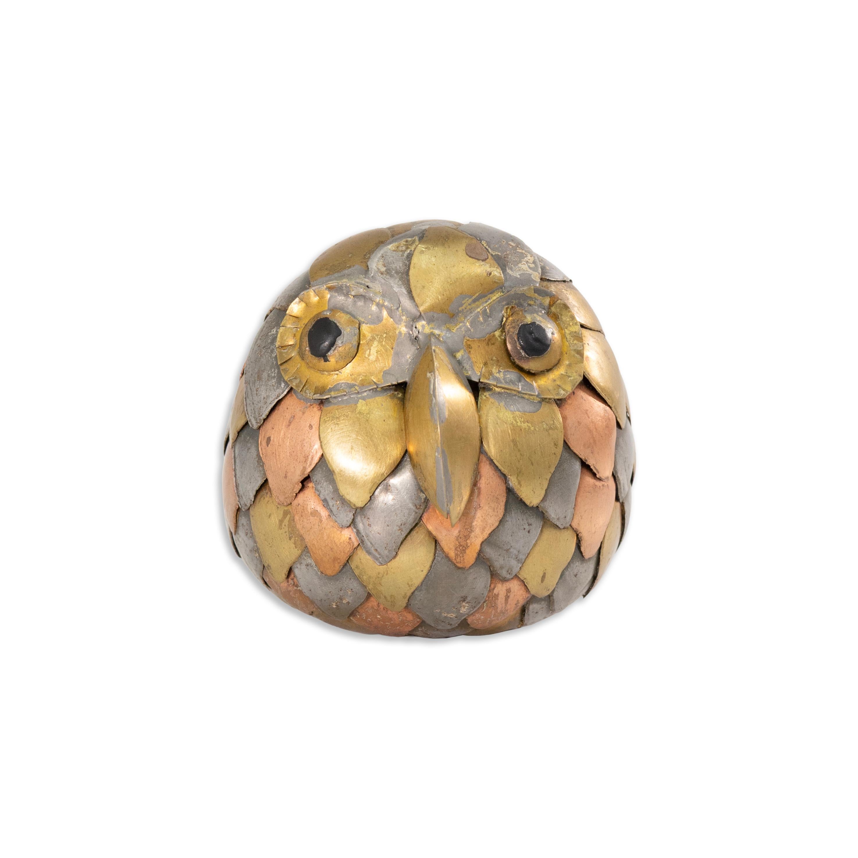 Metallo Set Of 3 Bustamante Style Mixed Metal Owl Sculptures in vendita