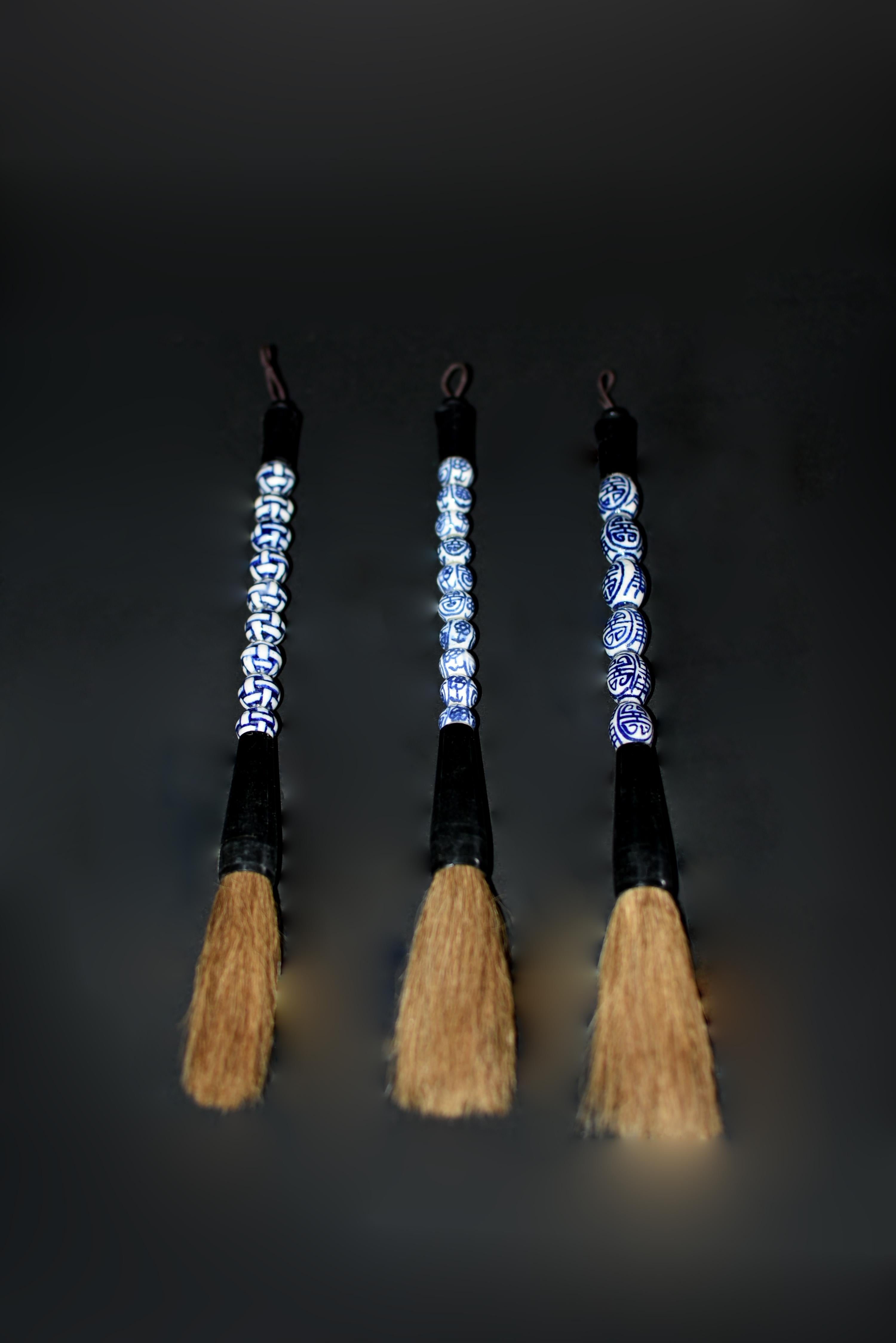 Set of 3 Calligraphy Brushes Blue and White For Sale 4