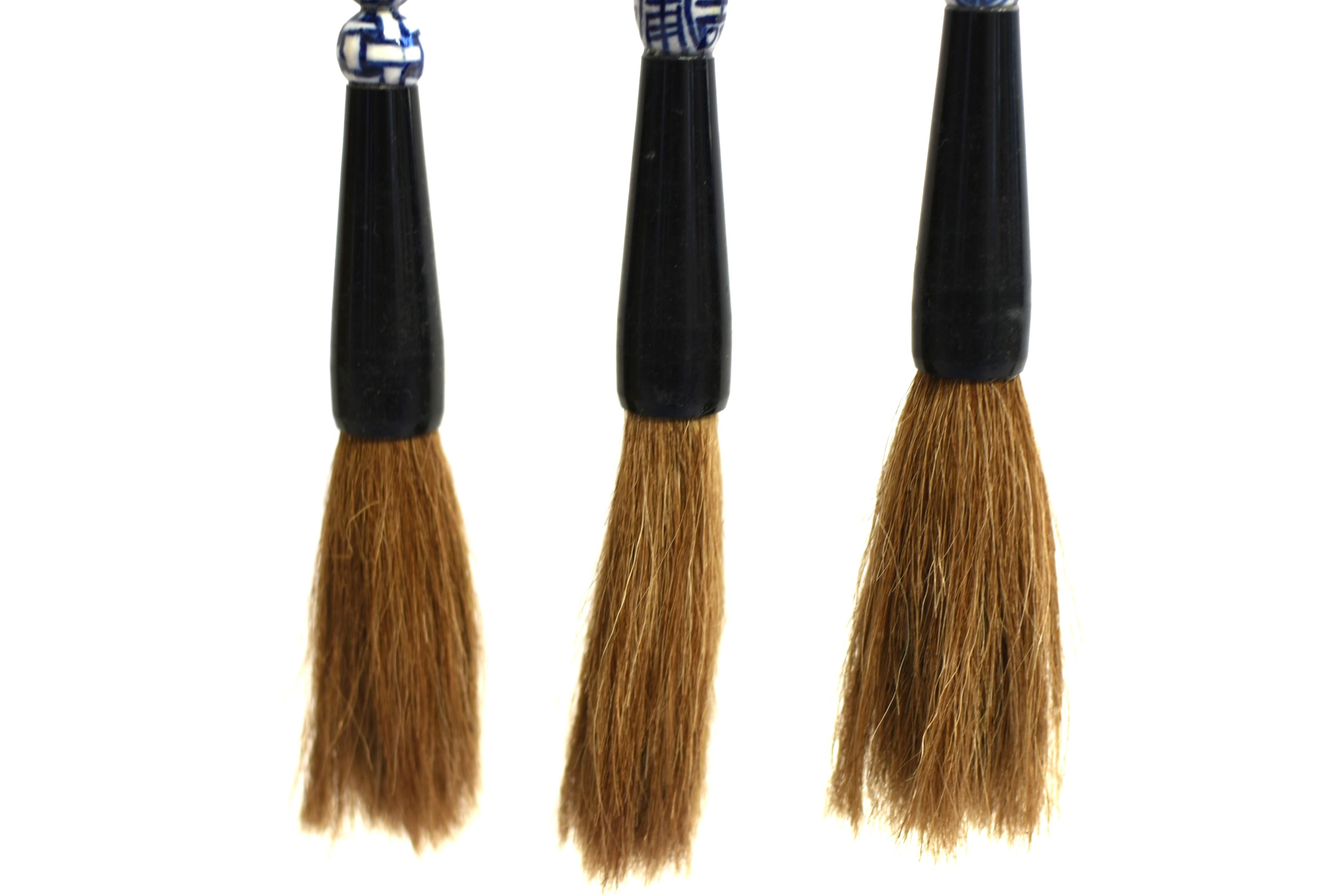 Set of 3 Calligraphy Brushes Blue and White In Good Condition For Sale In Somis, CA