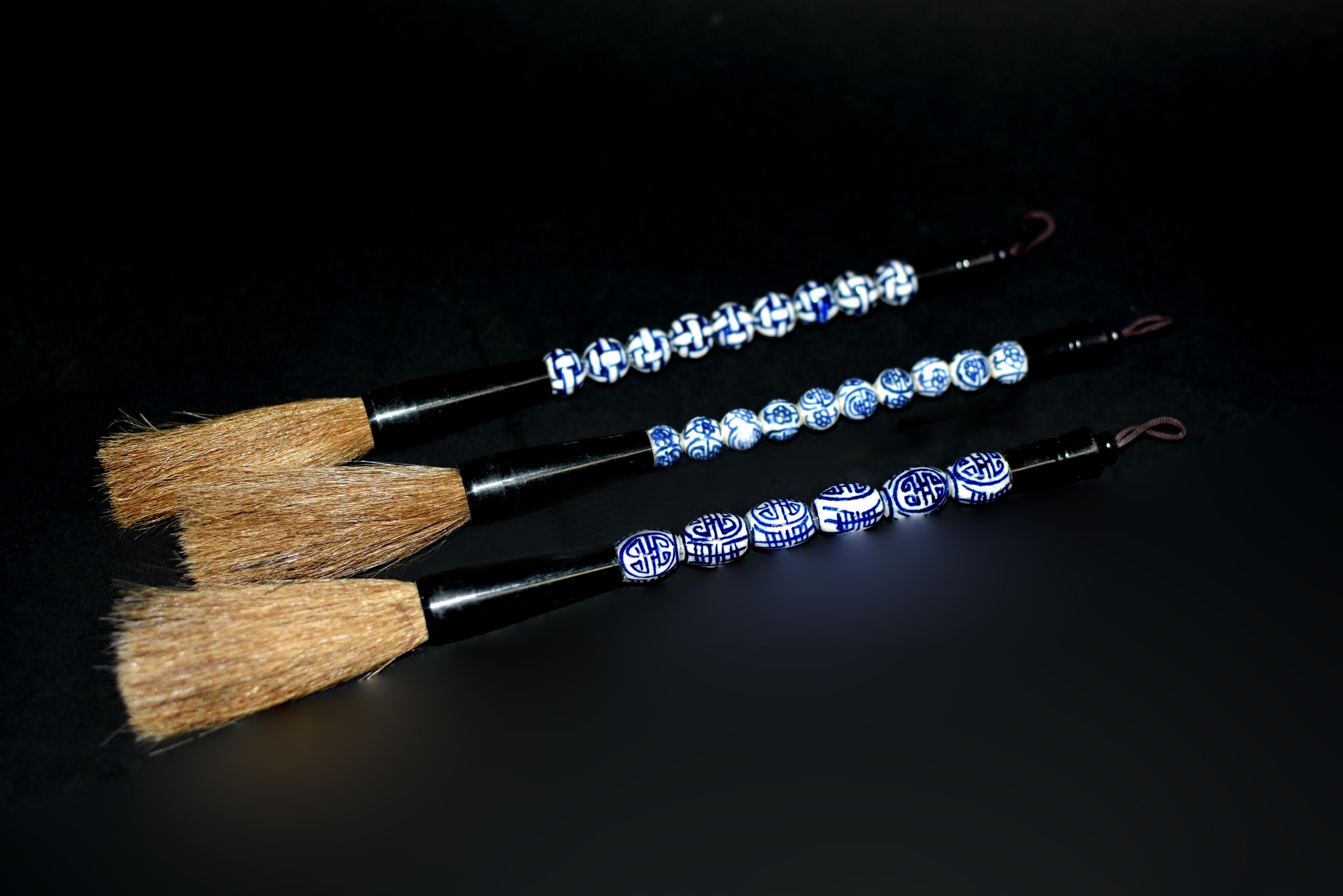 Set of 3 Calligraphy Brushes Blue and White For Sale 3