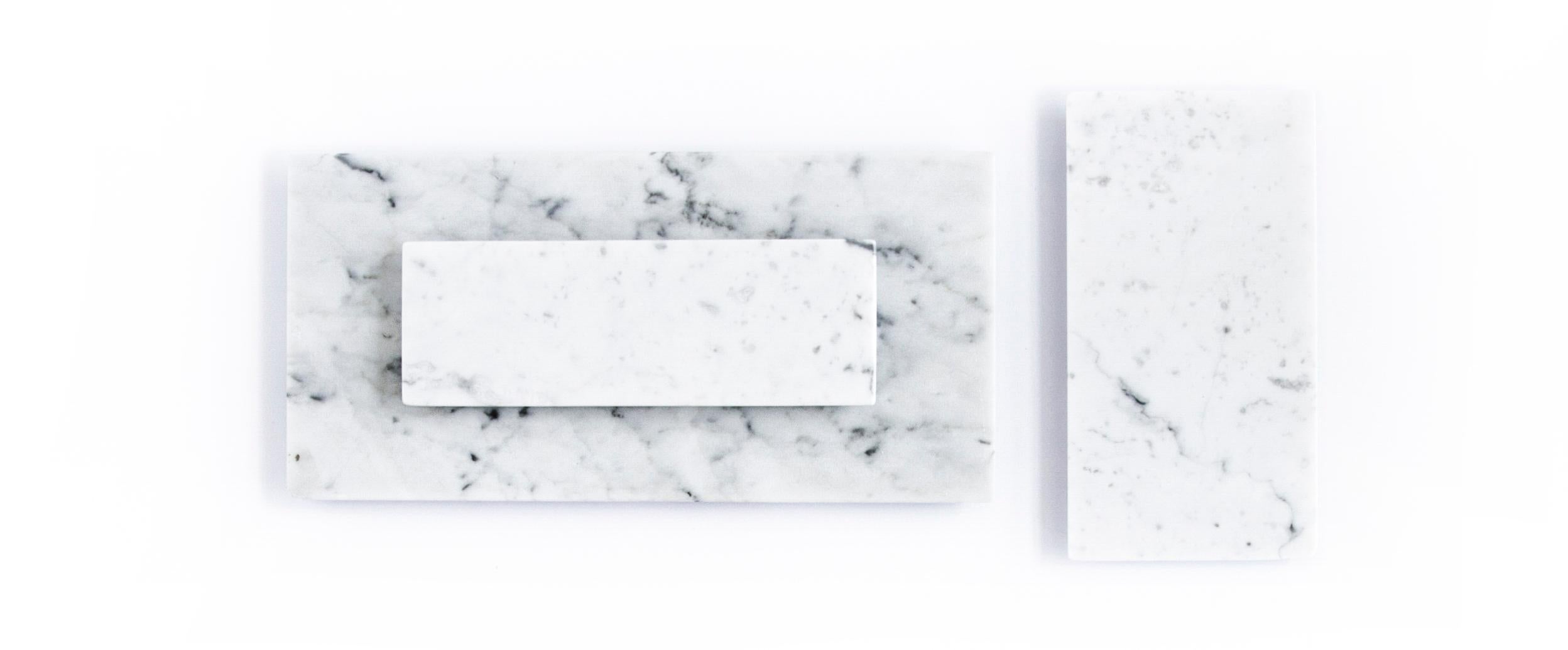 Set von 3 Canapè - Käseplatten - Sushi-Platten - Servierplatten in 3 verschiedenen Größen in weißem Carrara-Marmor.
Groß 30,5 x 15 x 1 cm - Mittel 20 x 10,5 x 1 cm - Klein 20 x 7 x 1 cm
Ideal für Spa, Hotel, Restaurant und zum Servieren von Speisen