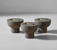 Ensemble de 3 bougeoirs. De la série Tempera