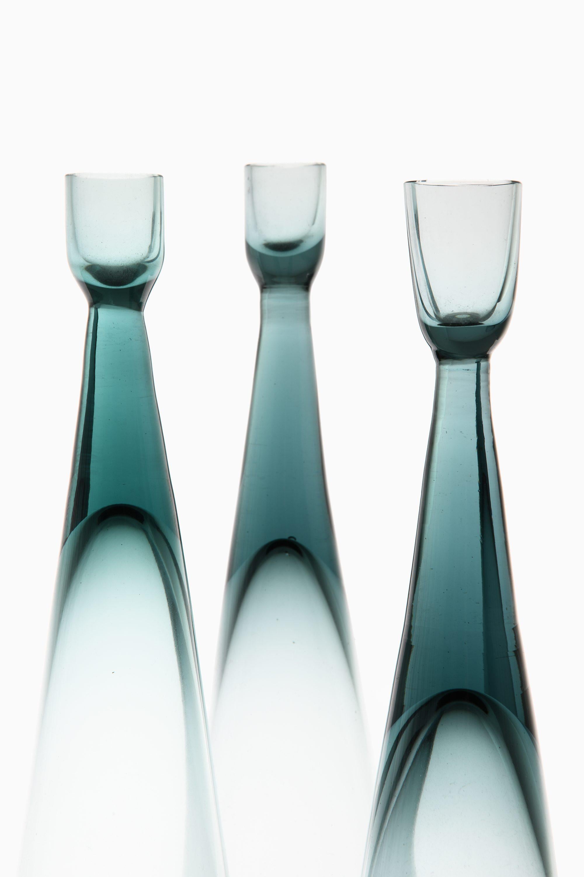 Set von 3 Kerzenständern aus Glas von Bengt Edenfalk, 1960er Jahre (Schwedisch) im Angebot