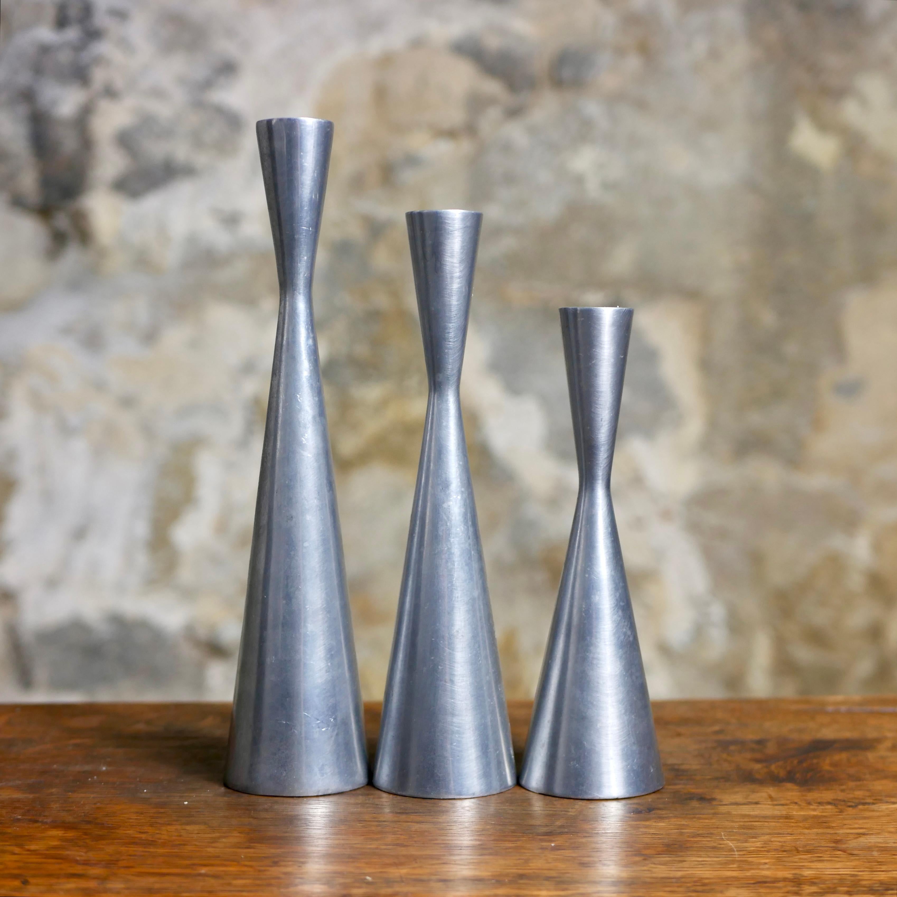 Set of 3 cast aluminum candlesticks by Erika Pekkari for Ikea, 1990s In Good Condition In Lyon, FR