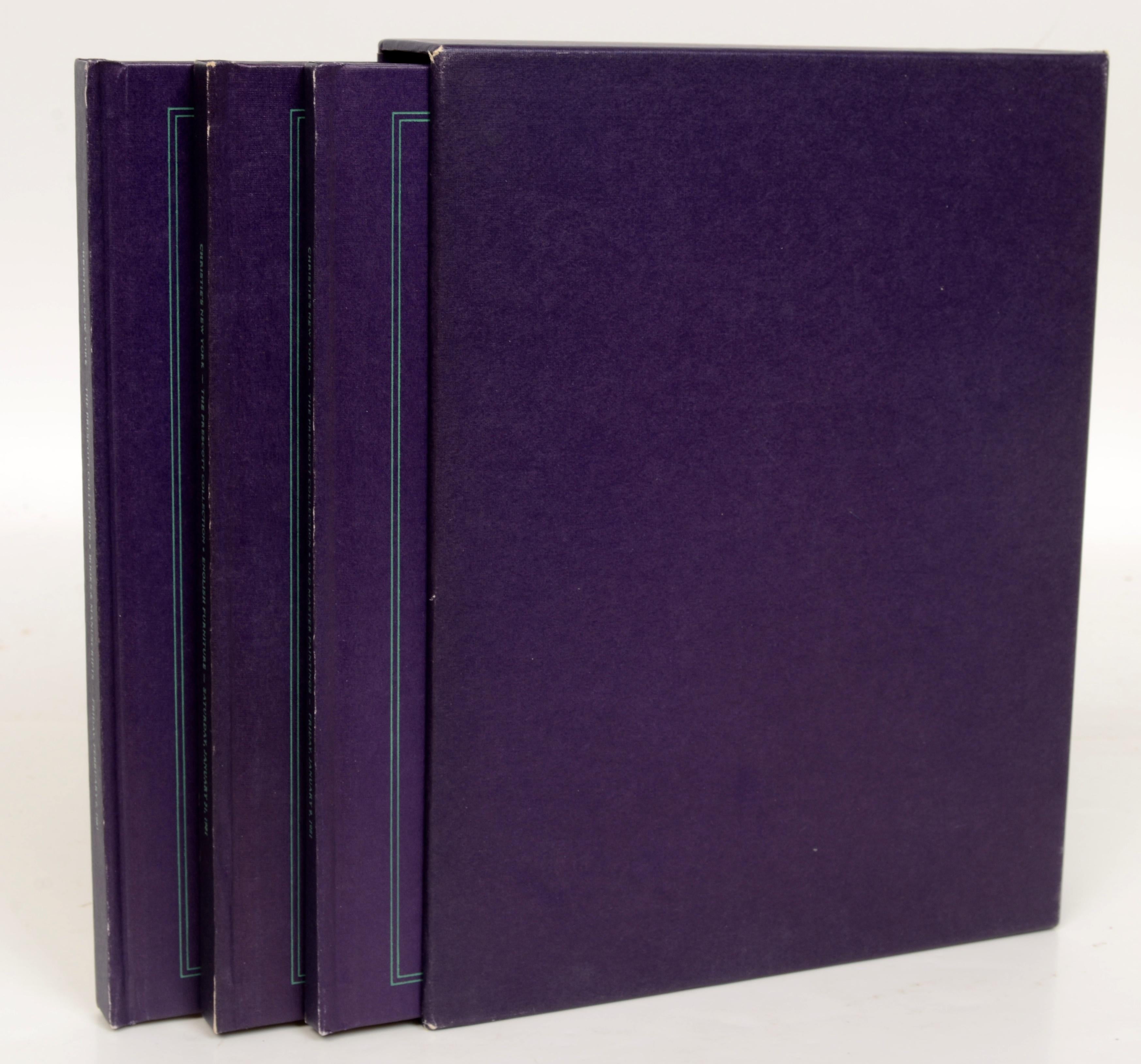 Rara edizione numerata di 3 cataloghi con copertina rigida e custodia. La Collezione Prescott: Libri stampati e manoscritti, mobili inglesi, dipinti di antichi maestri. Christie, Manson & Woods, New York, 1981. Tutti i cataloghi hanno i bordi