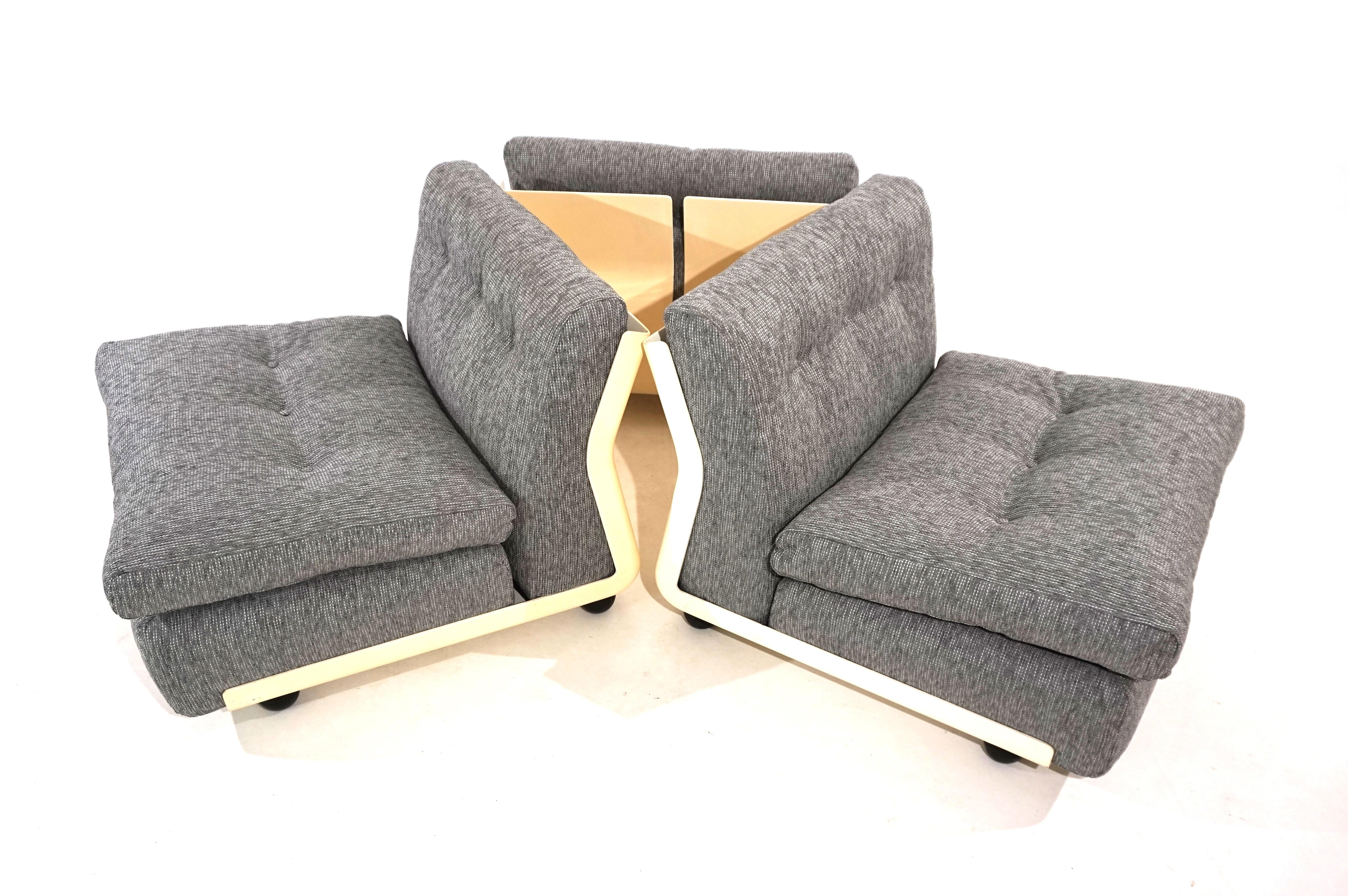 Set of 3 C&B Italia Amanta lounge chairs by Mario Bellini 2
