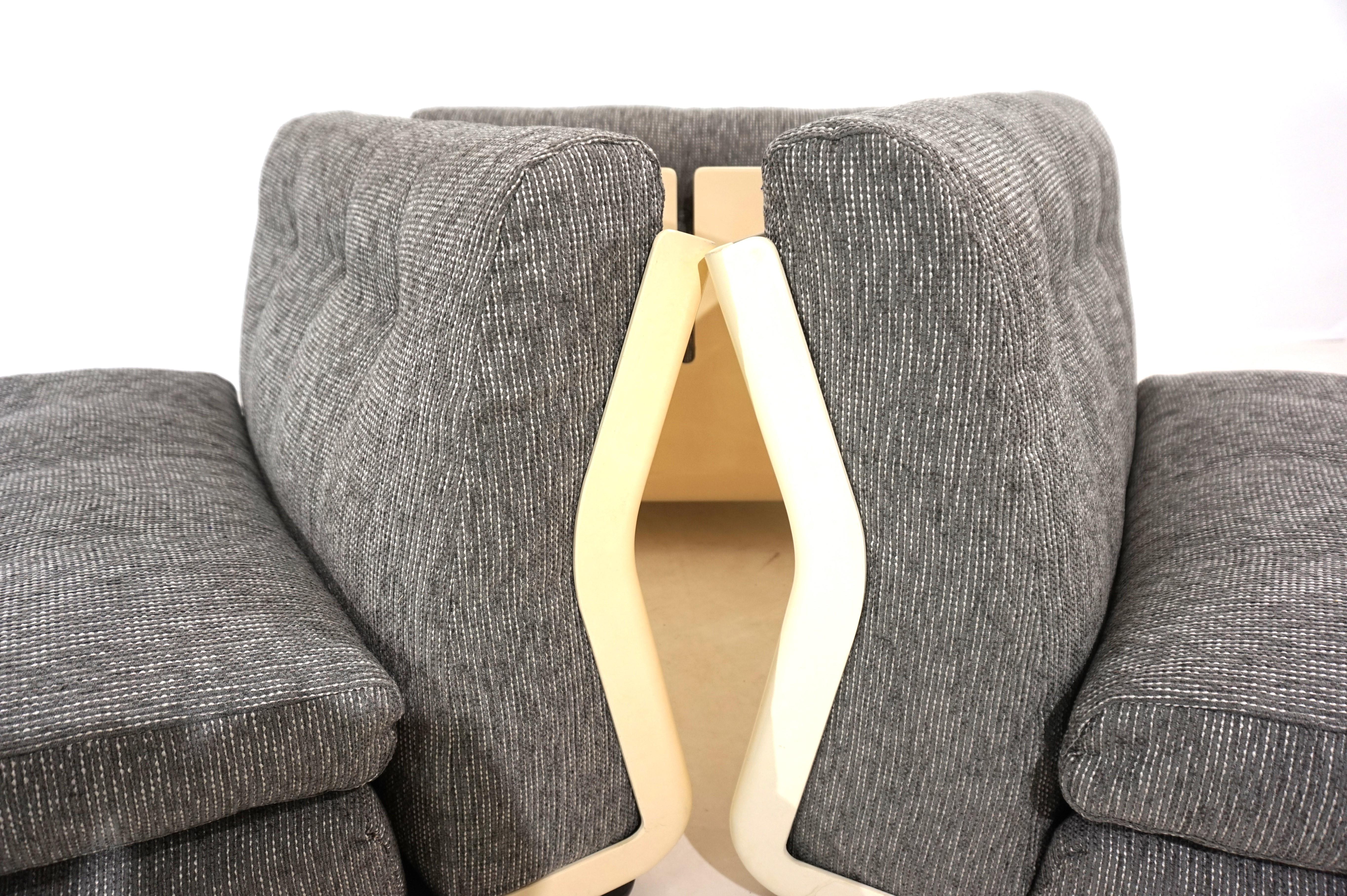 Set of 3 C&B Italia Amanta lounge chairs by Mario Bellini 3